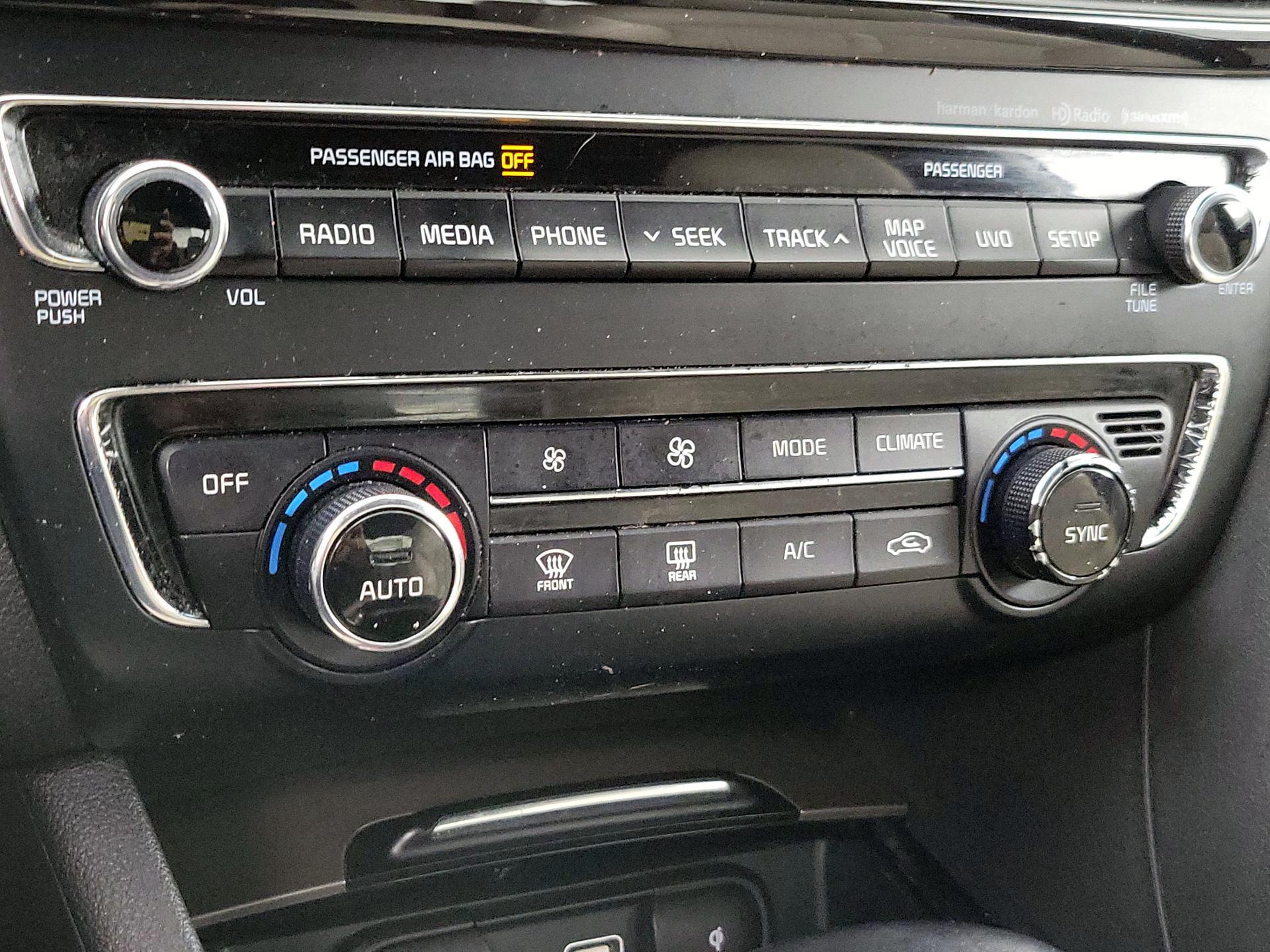 Thumbnail: 2017 Kia Optima - 17