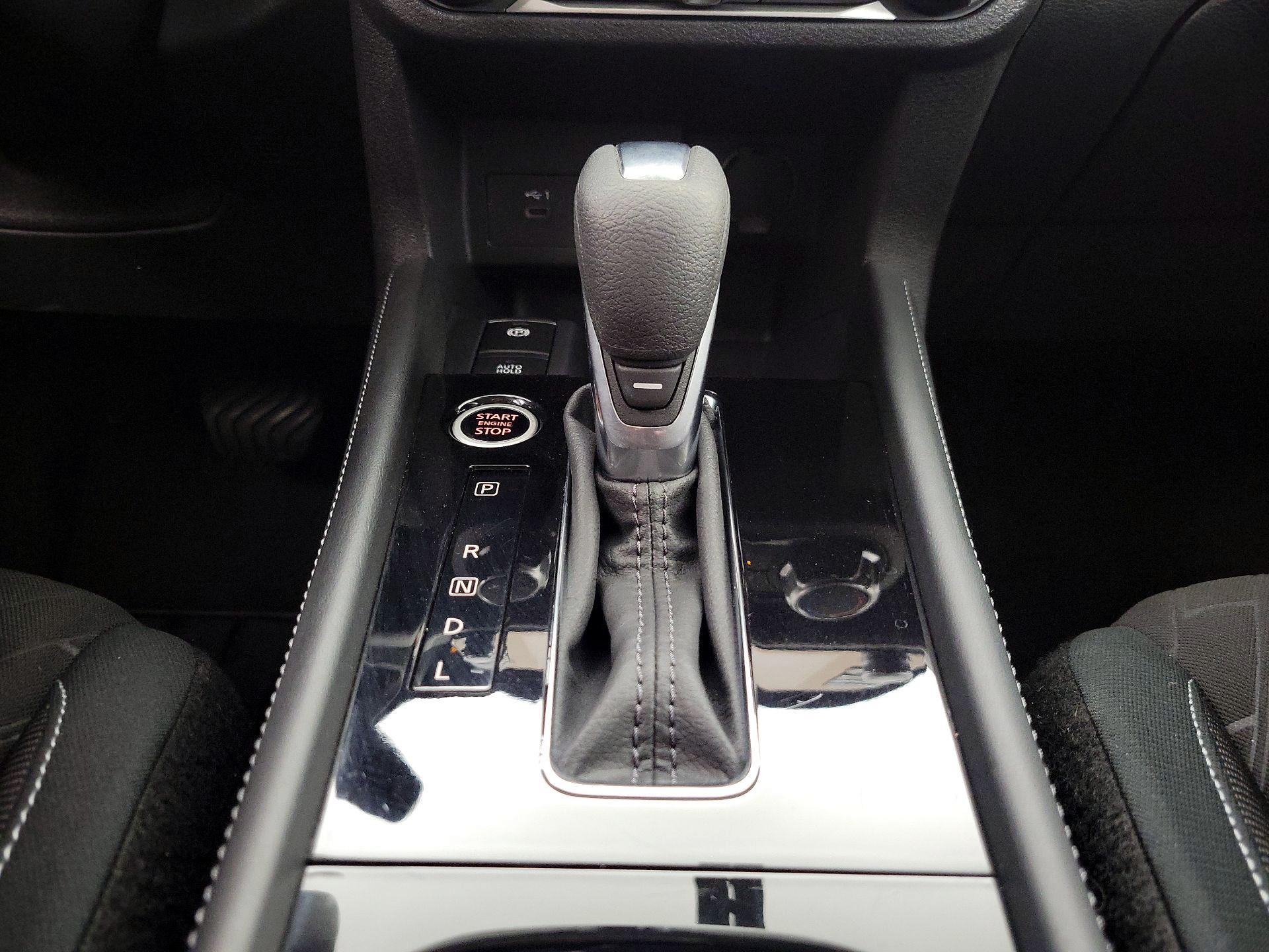 Thumbnail: 2023 Nissan Kicks - 16