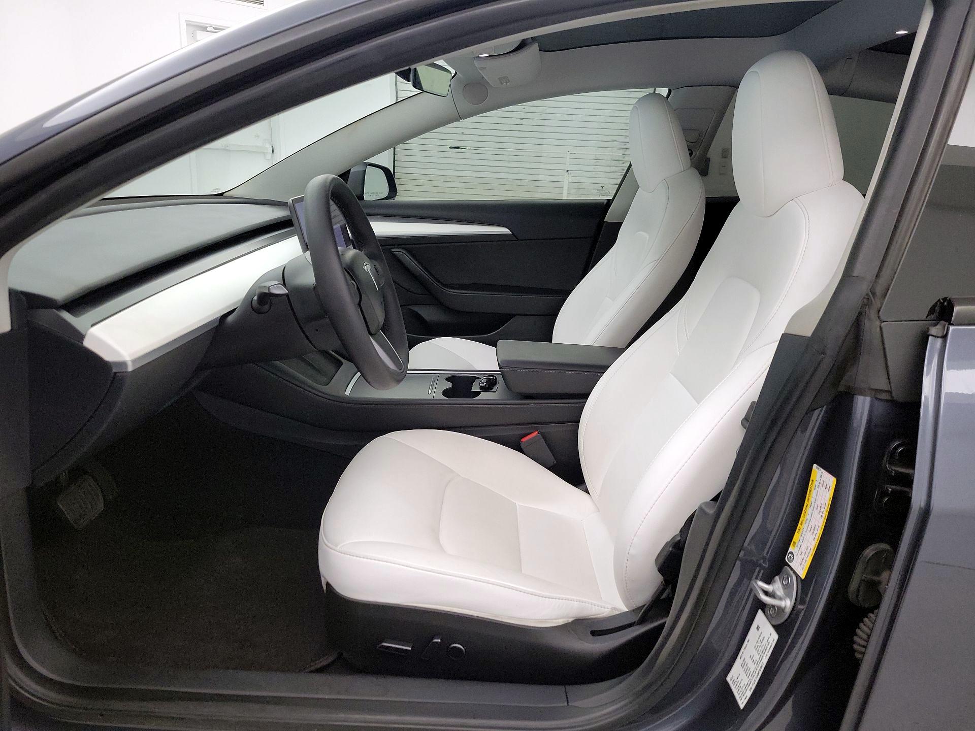 Thumbnail: 2023 Tesla Model 3 - 11