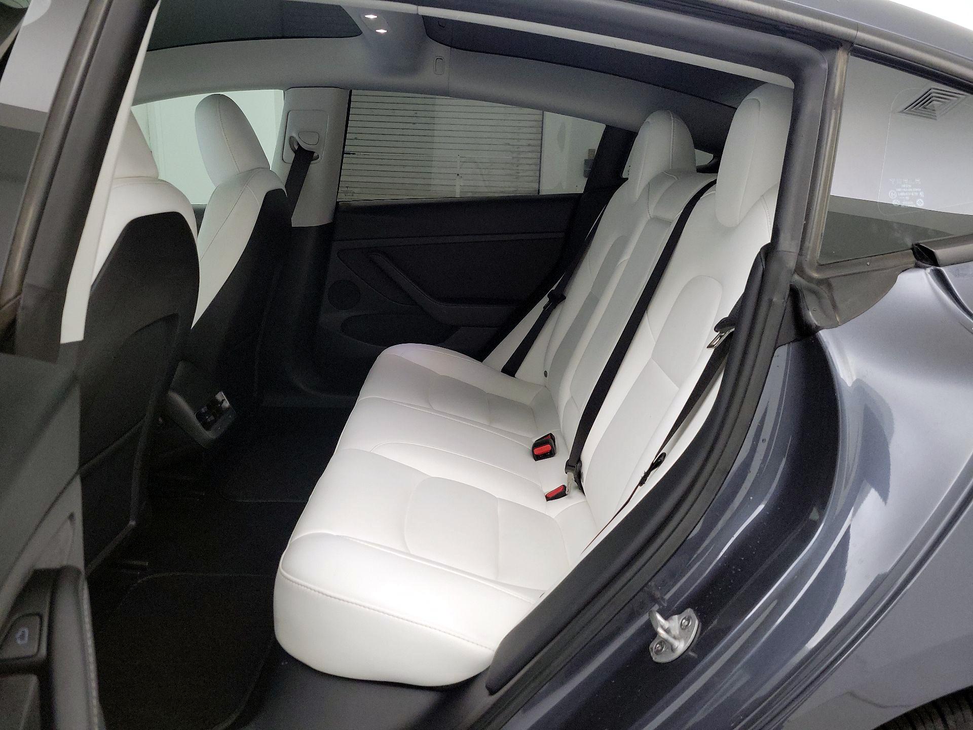 Thumbnail: 2023 Tesla Model 3 - 17