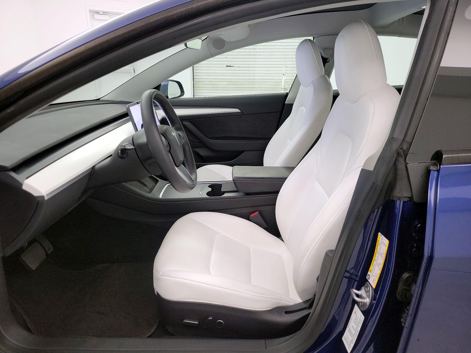 Thumbnail: 2022 Tesla Model 3 - 11