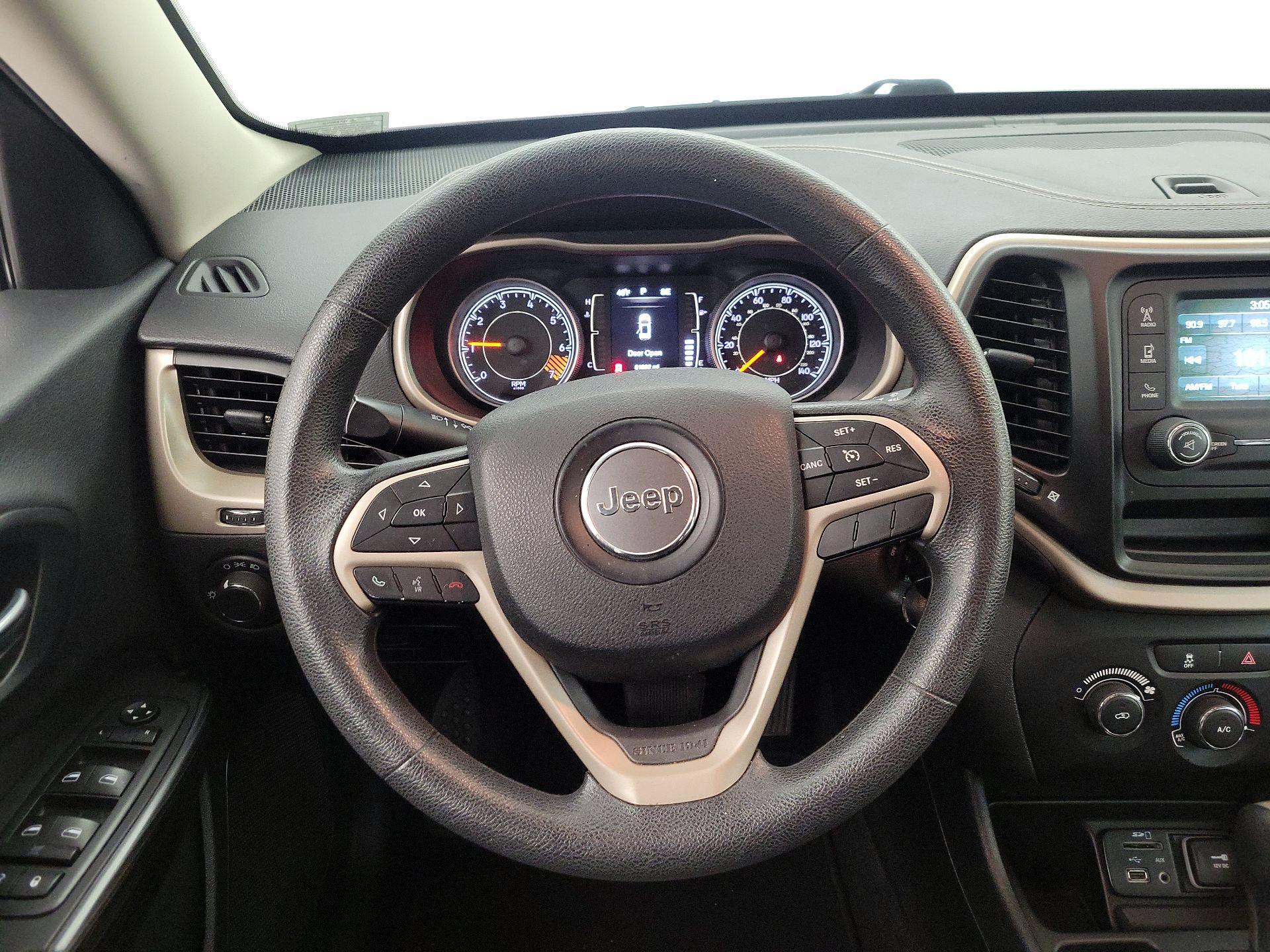 Thumbnail: 2015 Jeep Cherokee - 10