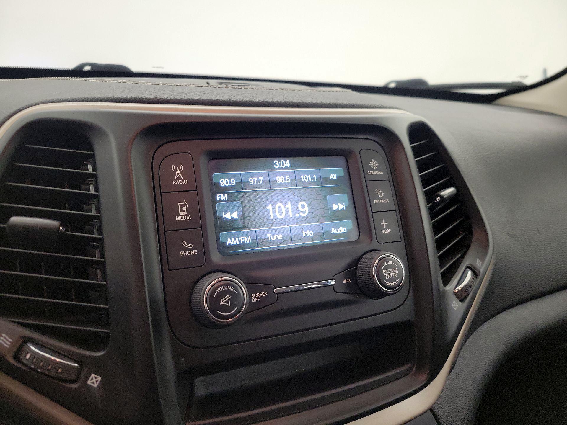 Thumbnail: 2015 Jeep Cherokee - 14