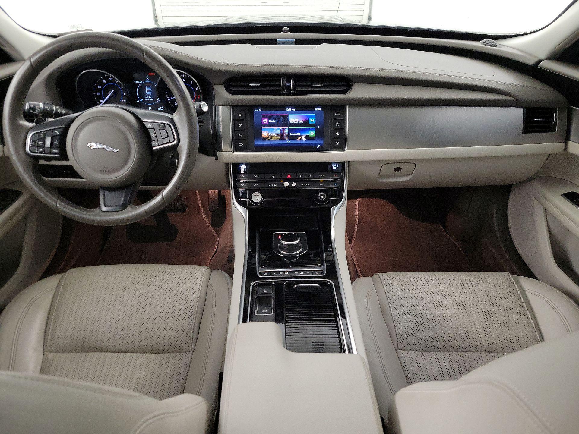 Thumbnail: 2017 Jaguar XF - 9