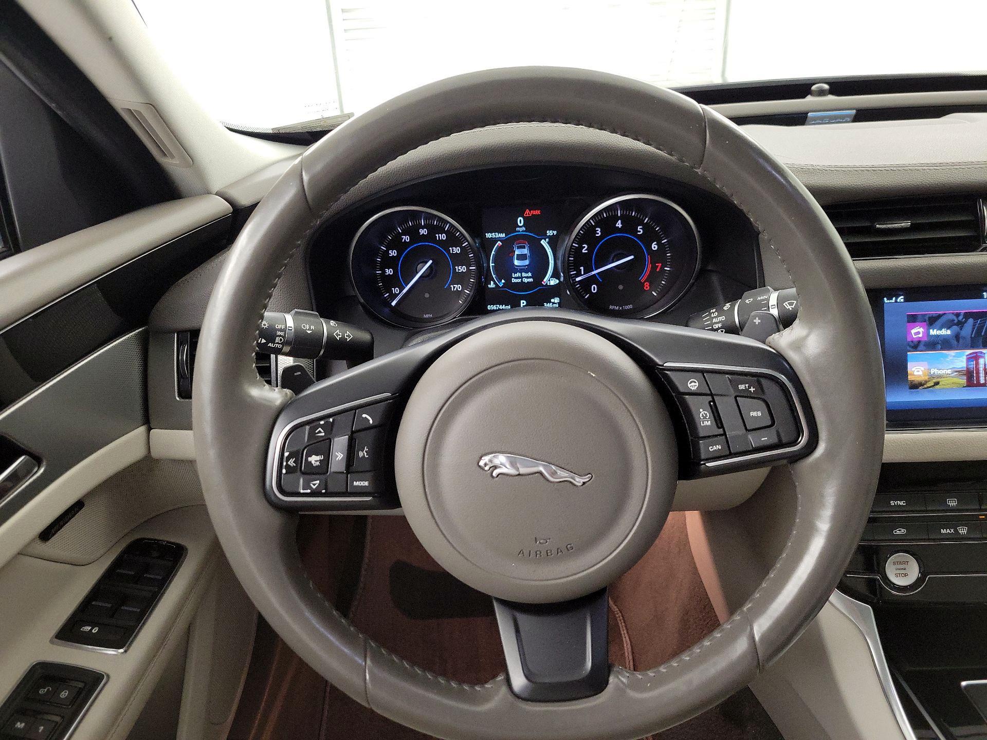 Thumbnail: 2017 Jaguar XF - 10