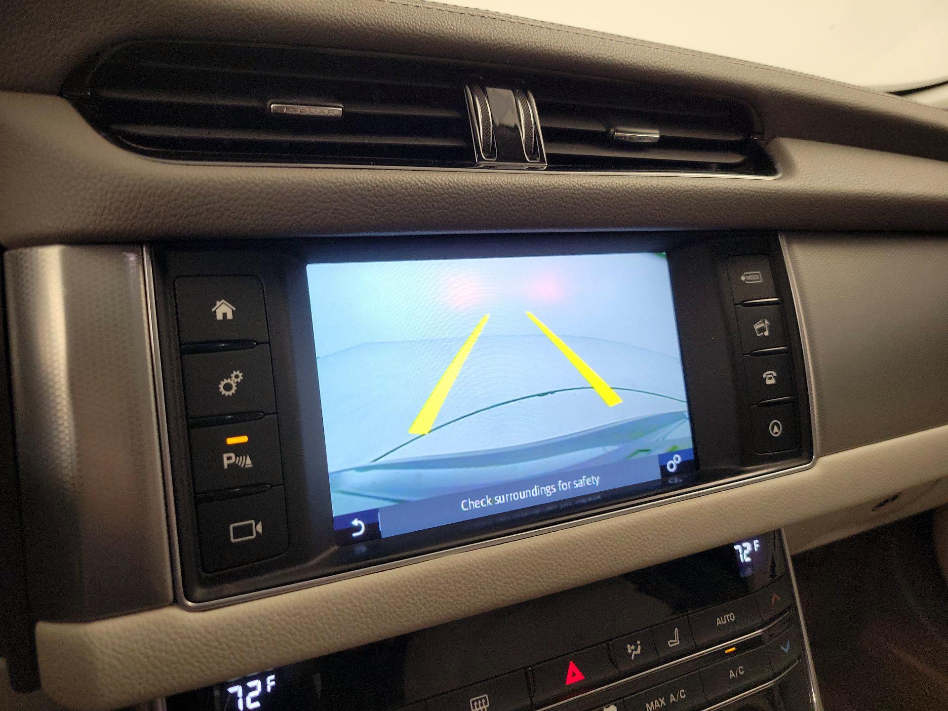 Thumbnail: 2017 Jaguar XF - 14