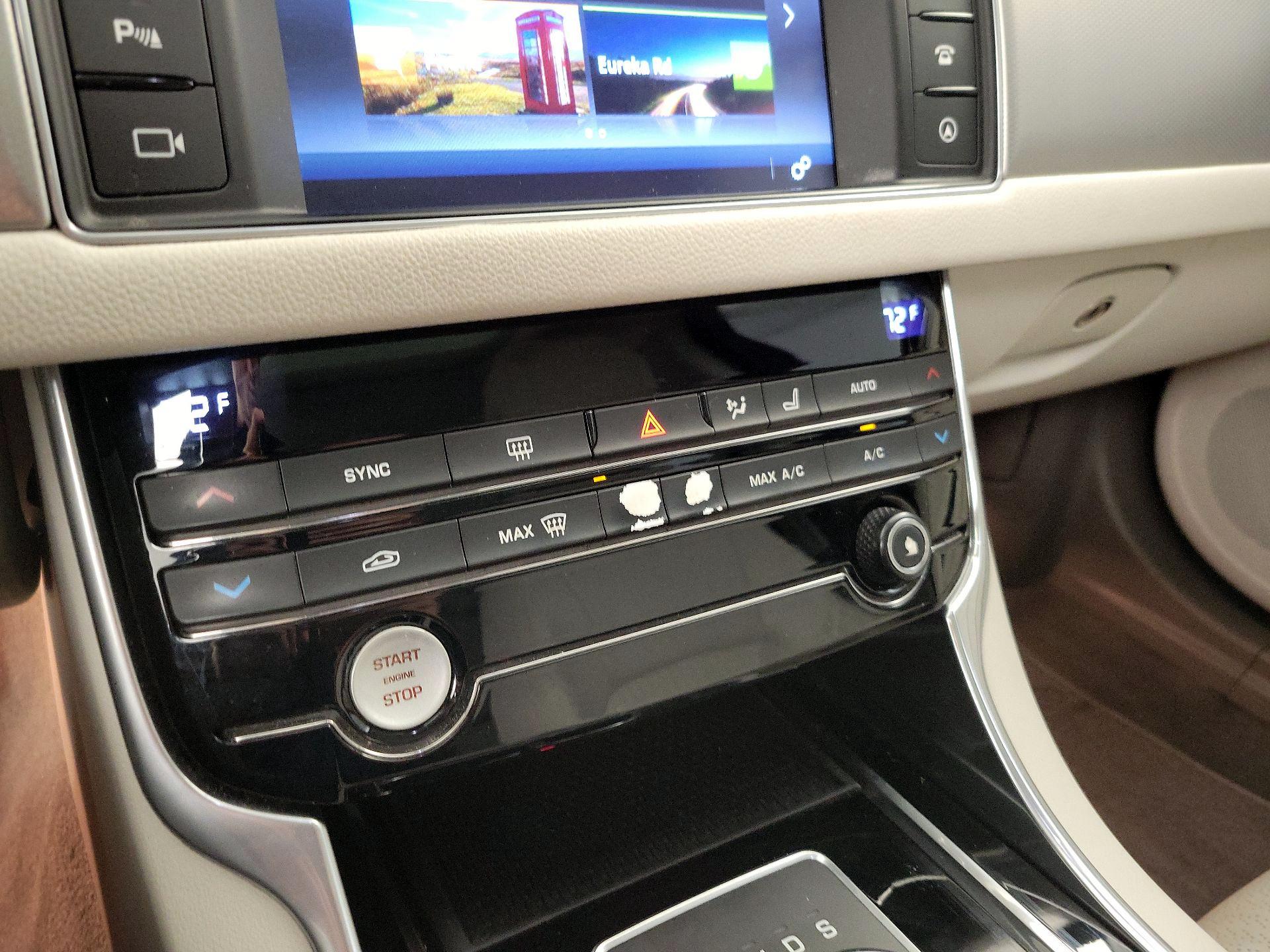 Thumbnail: 2017 Jaguar XF - 16