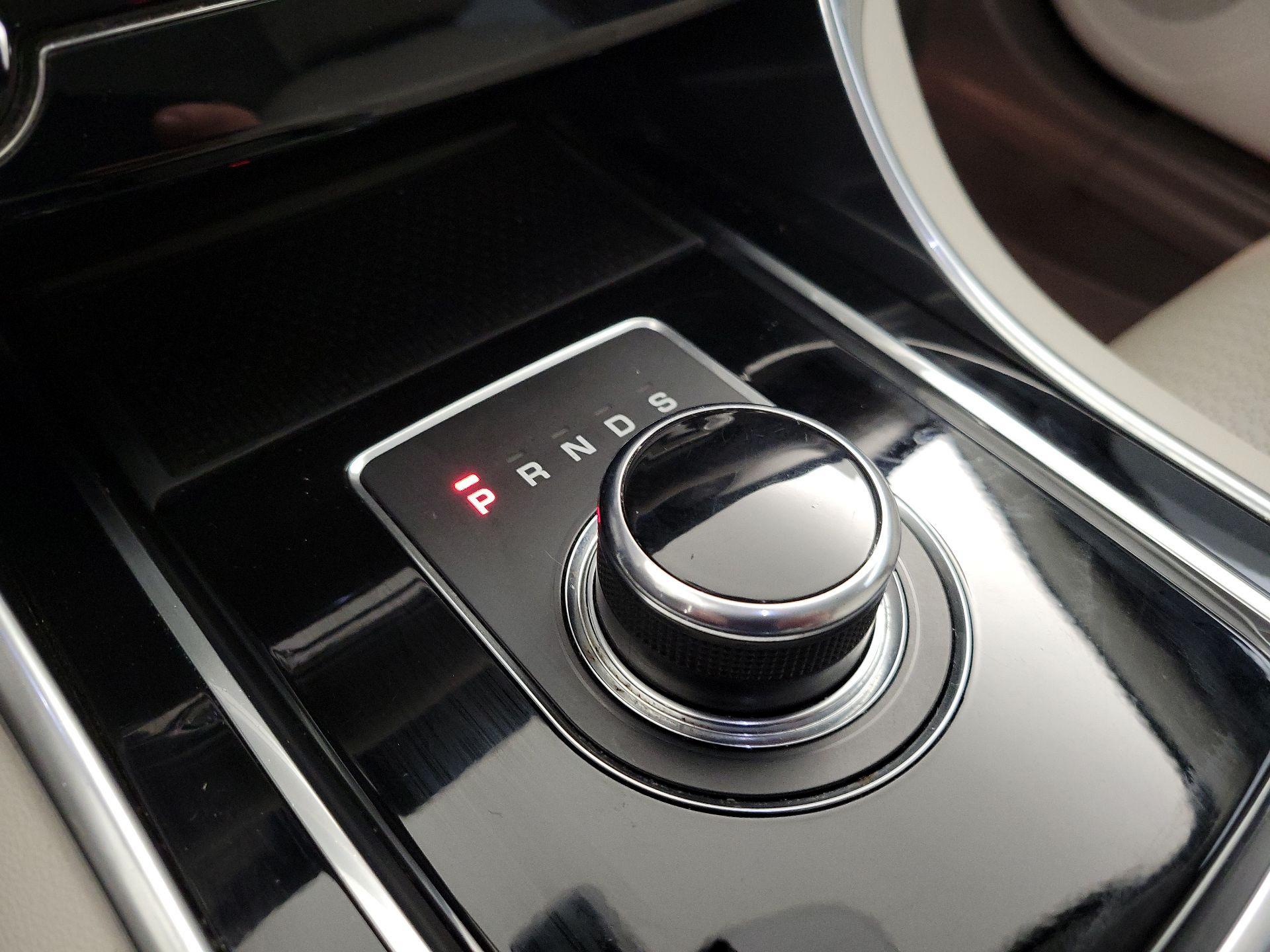 Thumbnail: 2017 Jaguar XF - 17