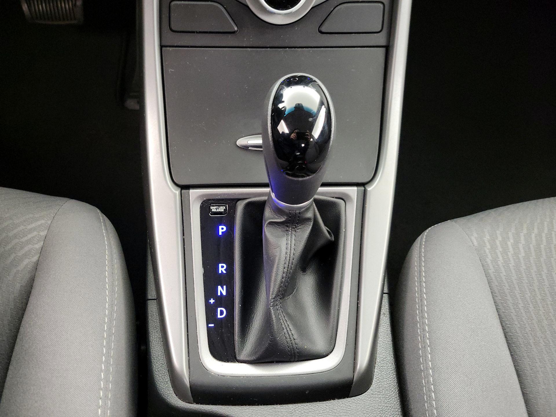 Thumbnail: 2016 Hyundai Elantra - 16