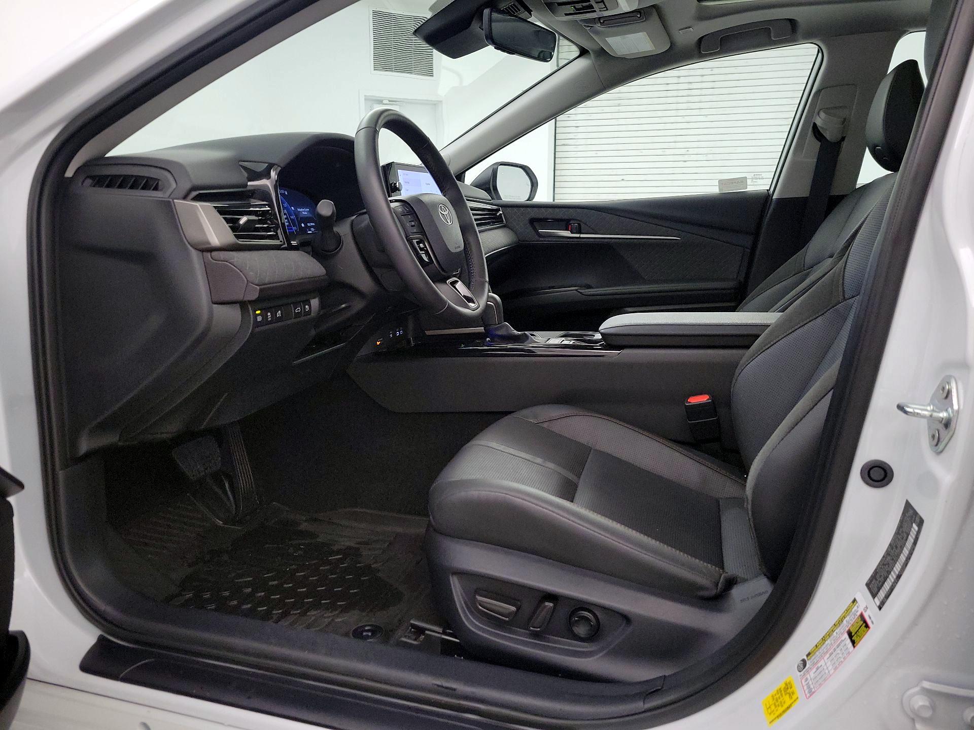 Thumbnail: 2025 Toyota Camry - 11