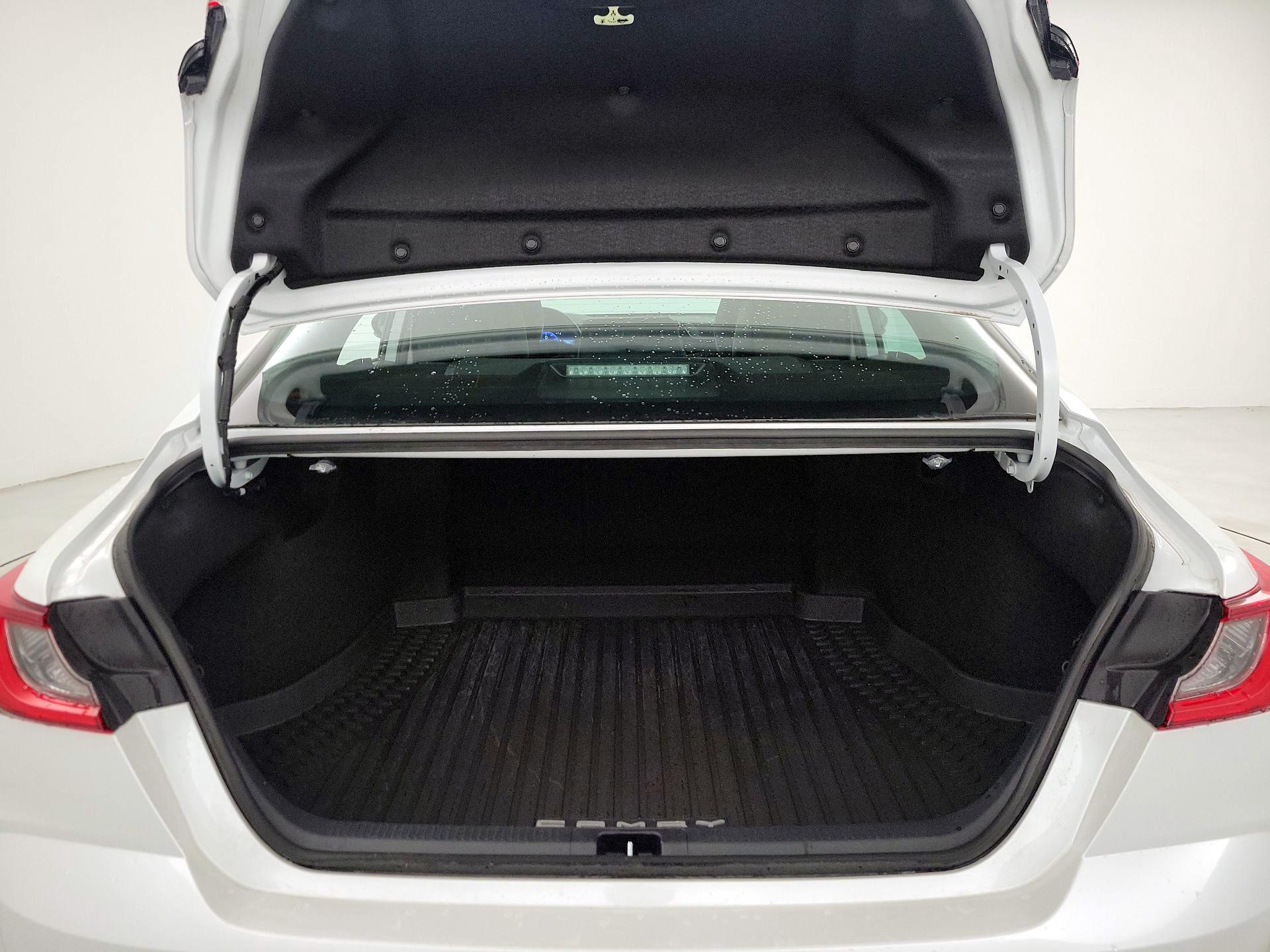 Thumbnail: 2025 Toyota Camry - 20