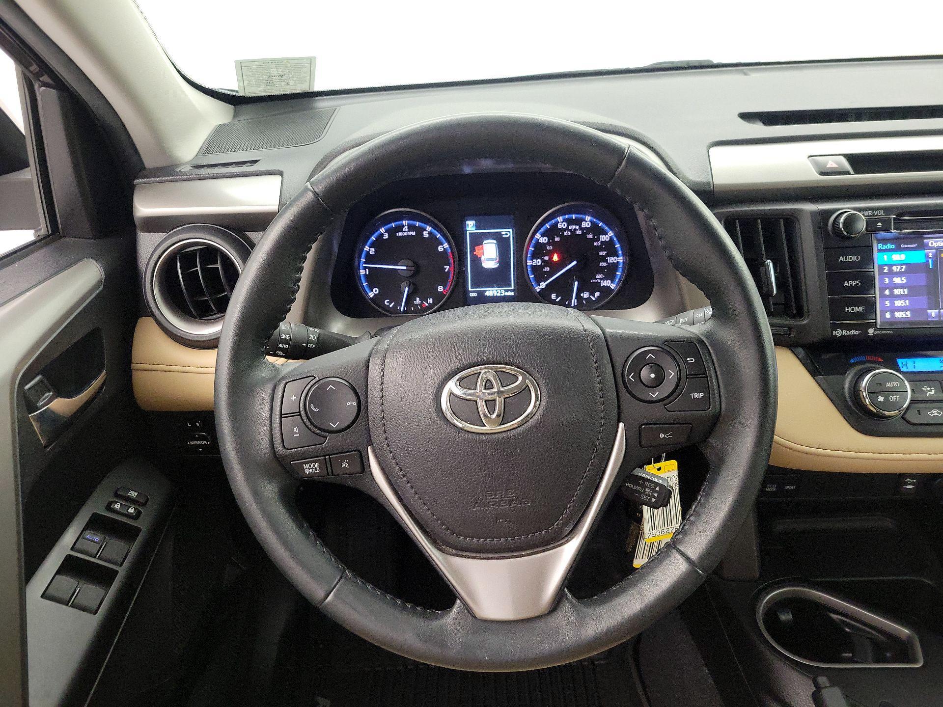 Thumbnail: 2017 Toyota RAV4 - 10