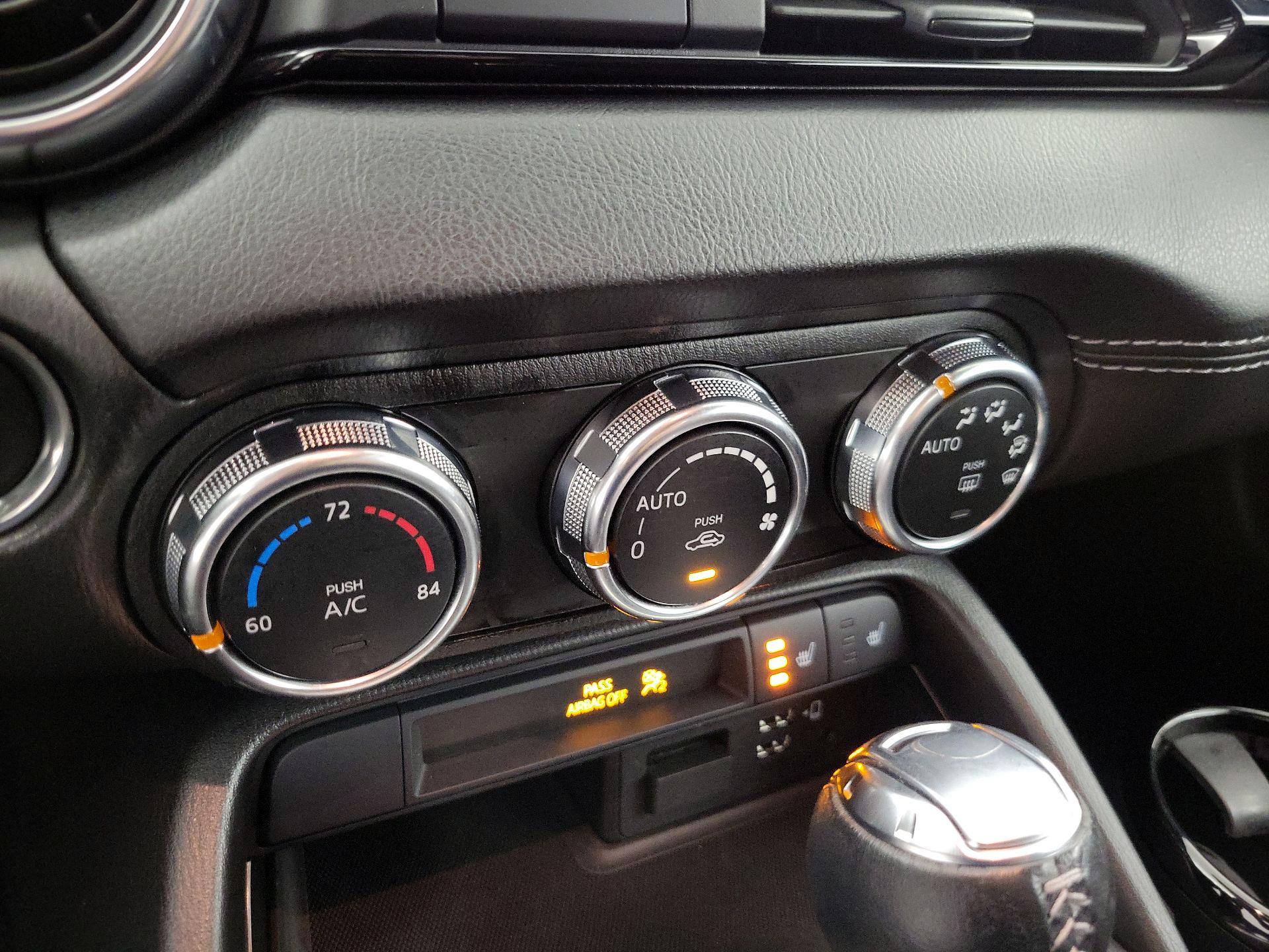 Thumbnail: 2020 Mazda MX-5 Miata - 16