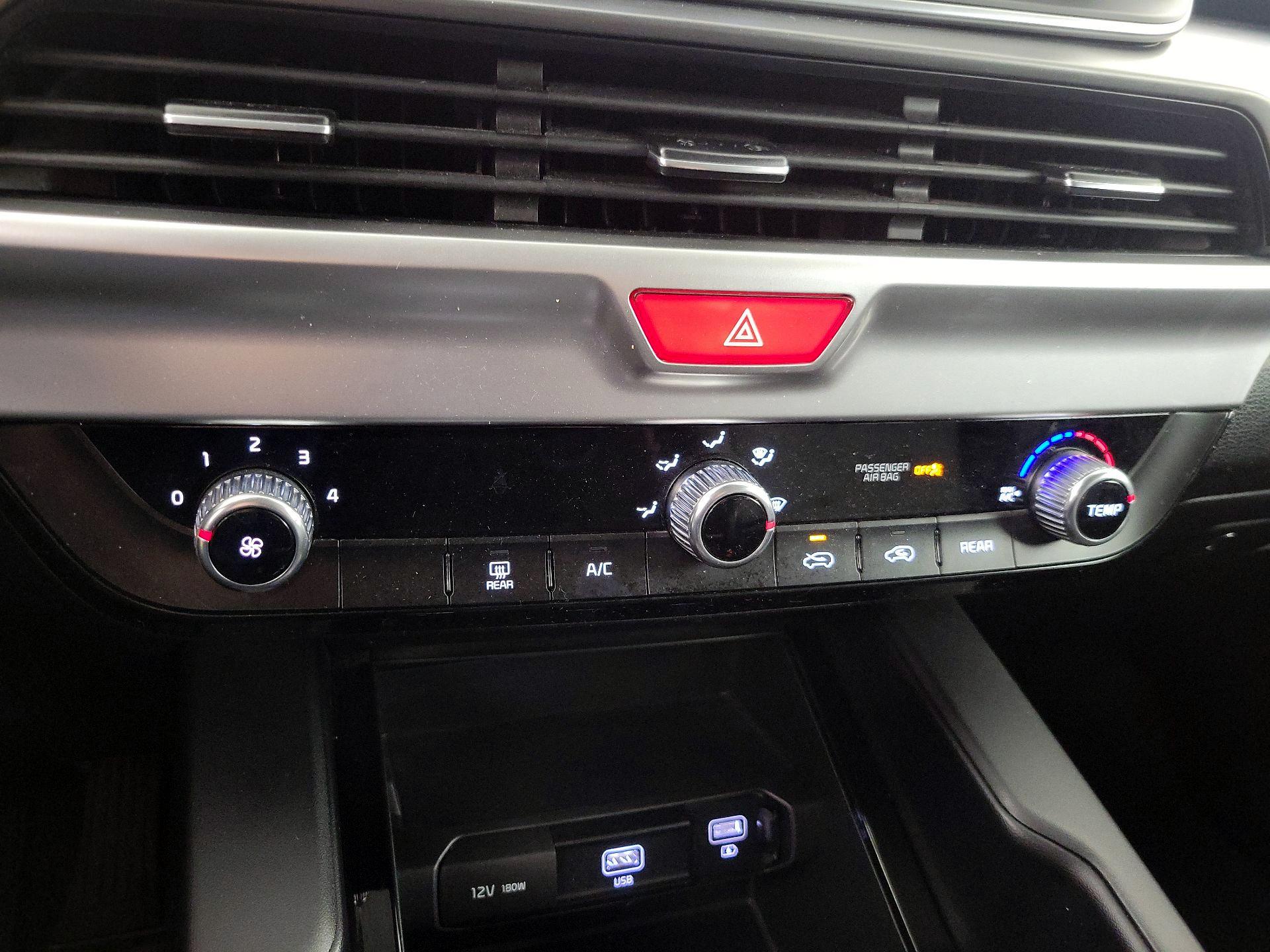 Thumbnail: 2021 Kia Telluride - 16