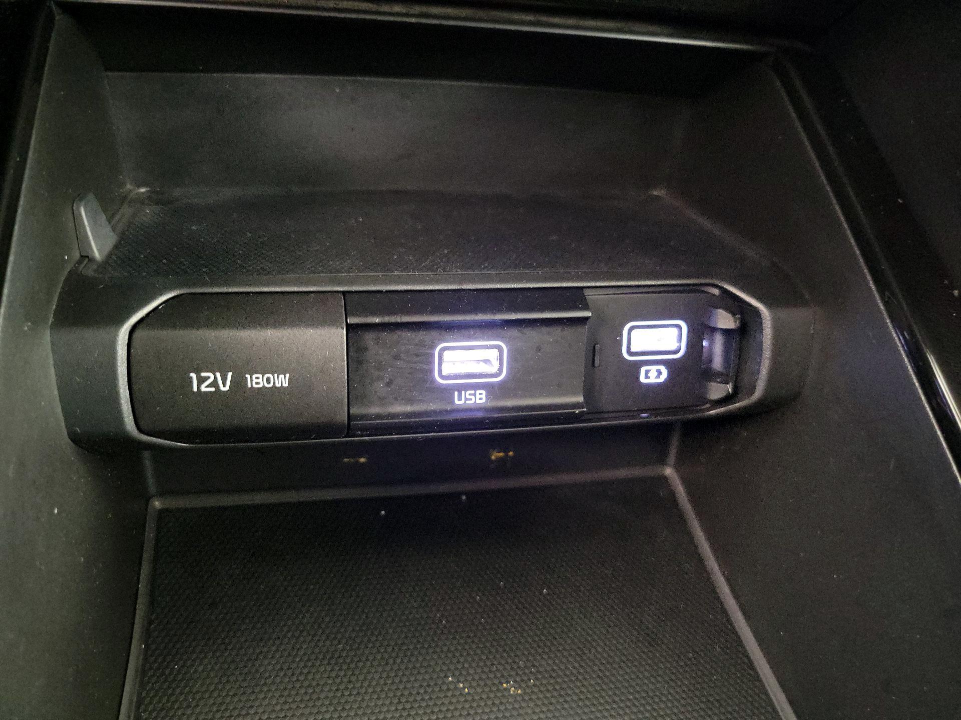 Thumbnail: 2021 Kia Telluride - 18