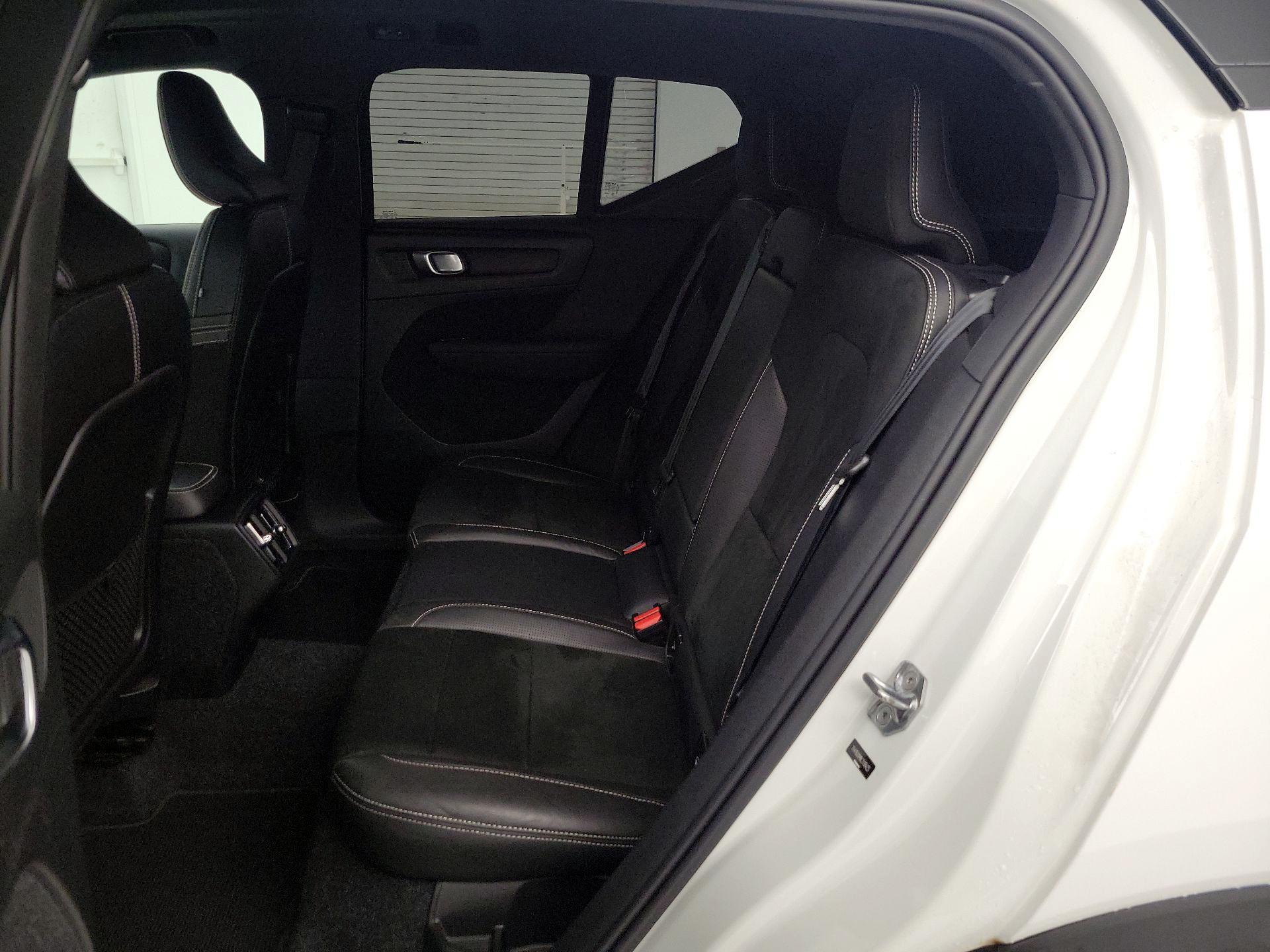 Thumbnail: 2020 Volvo XC40 - 18