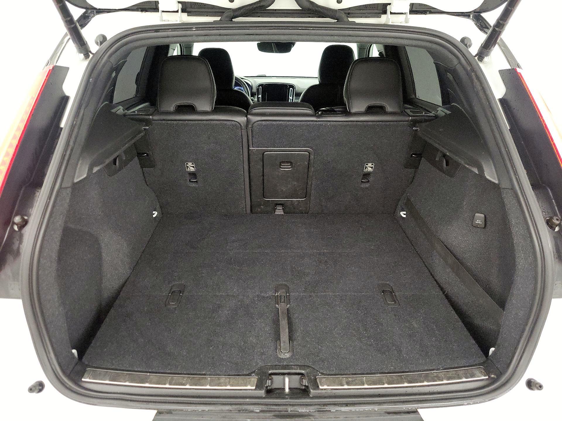 Thumbnail: 2020 Volvo XC40 - 19