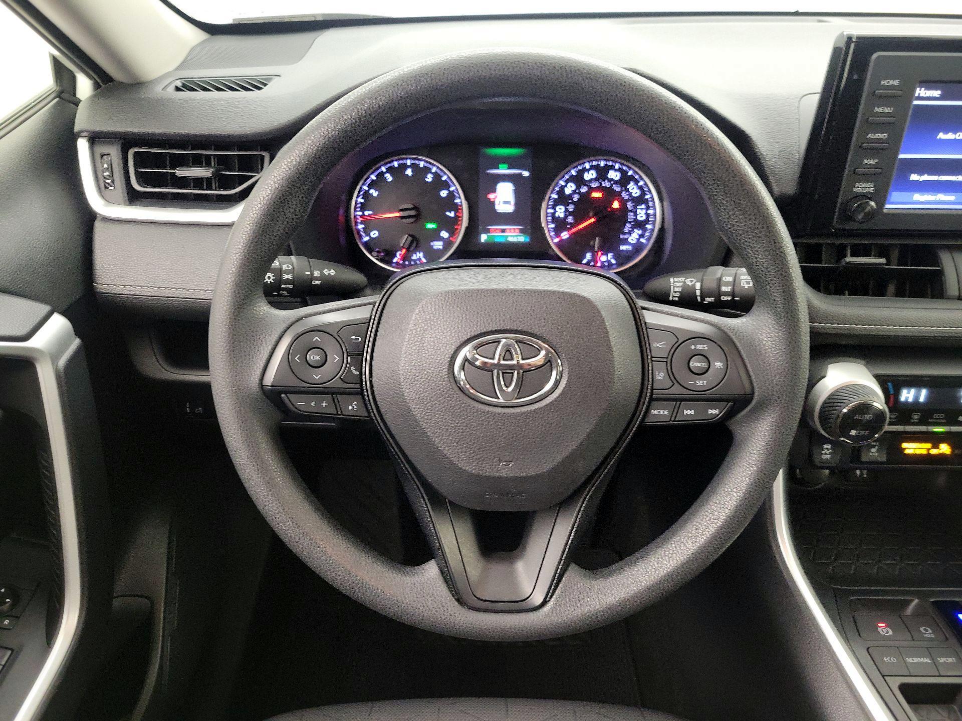 Thumbnail: 2019 Toyota RAV4 - 9