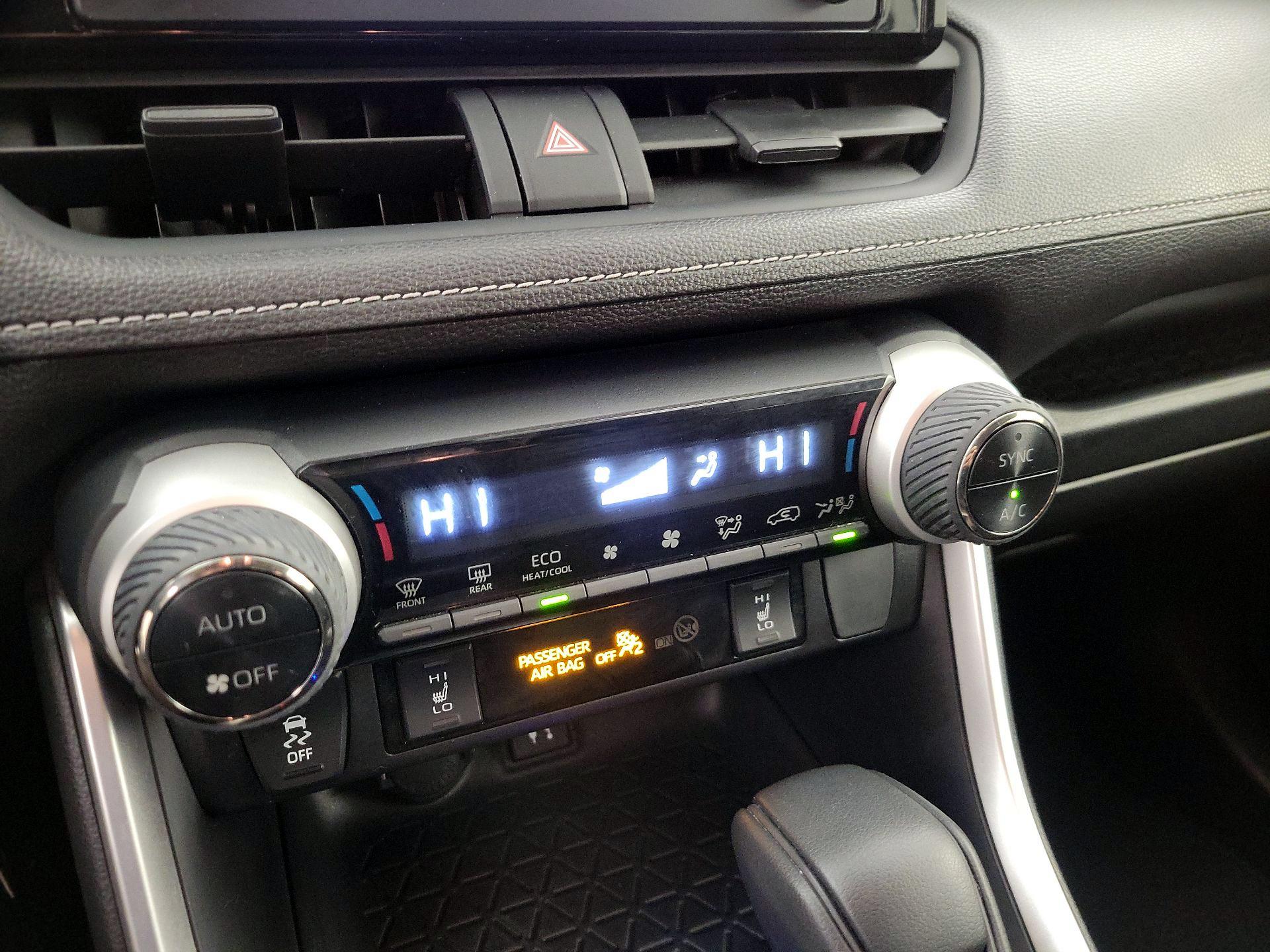 Thumbnail: 2019 Toyota RAV4 - 16