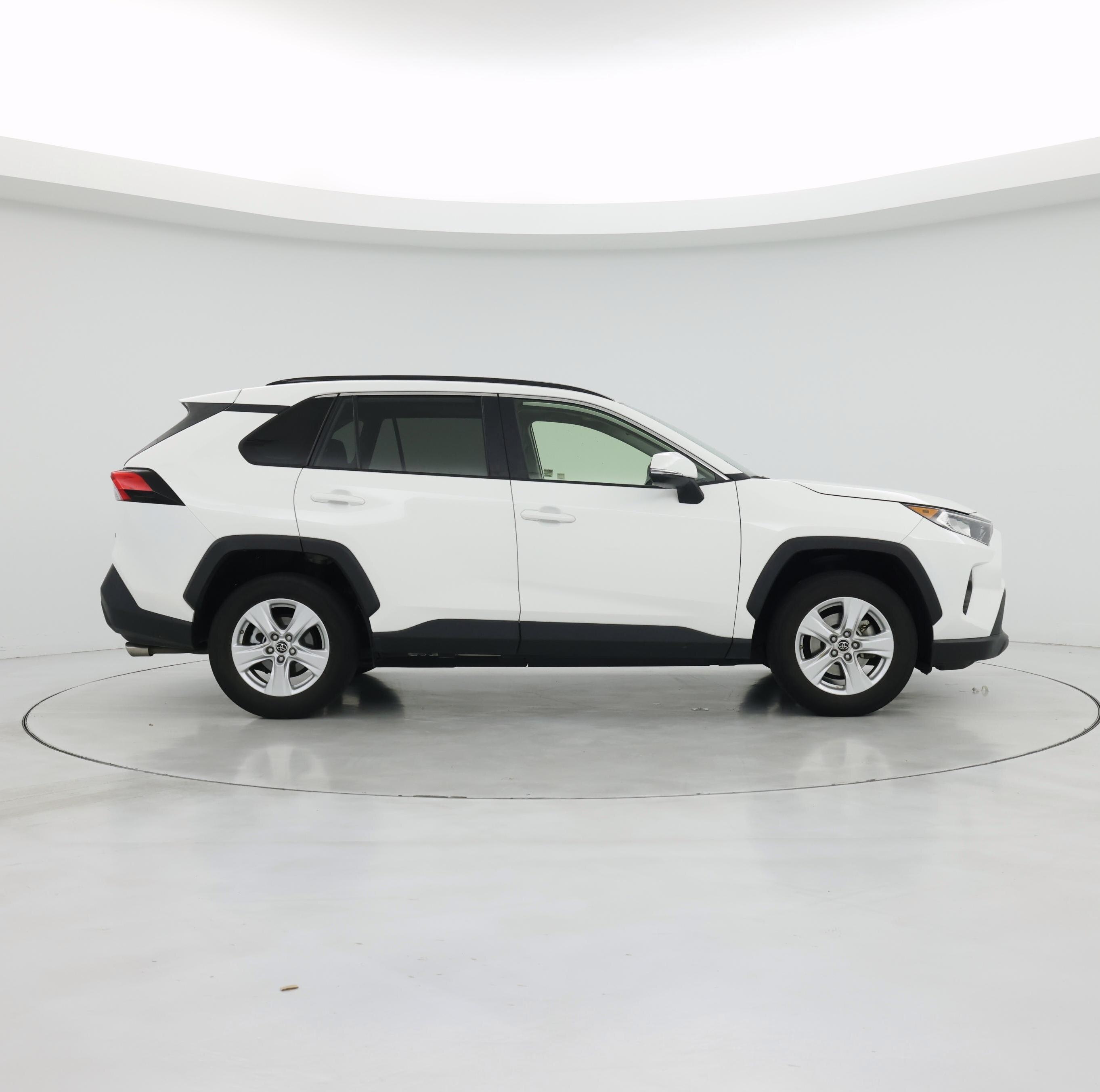 Thumbnail: 2019 Toyota RAV4 - 7