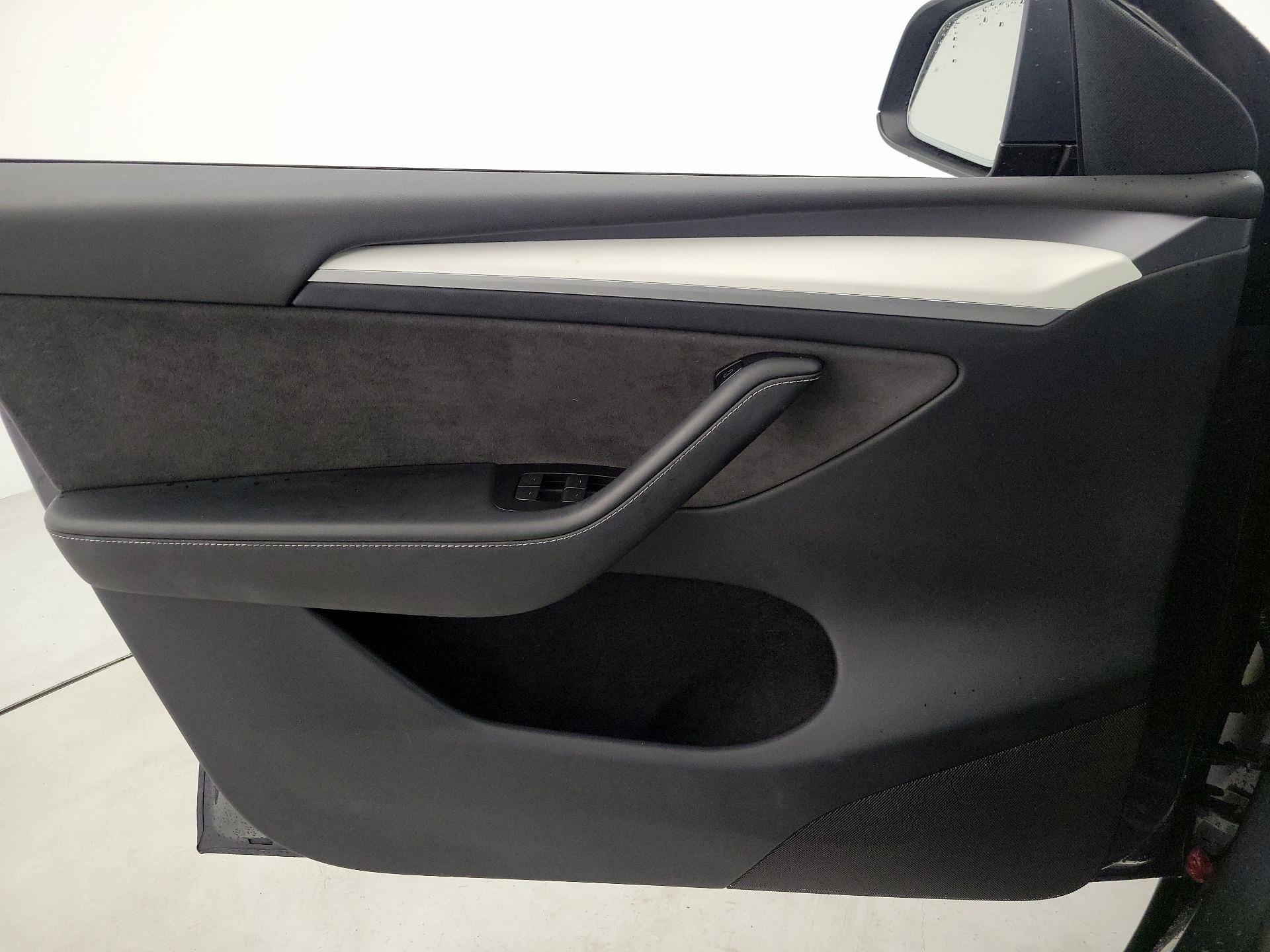 Thumbnail: 2023 Tesla Model Y - 12