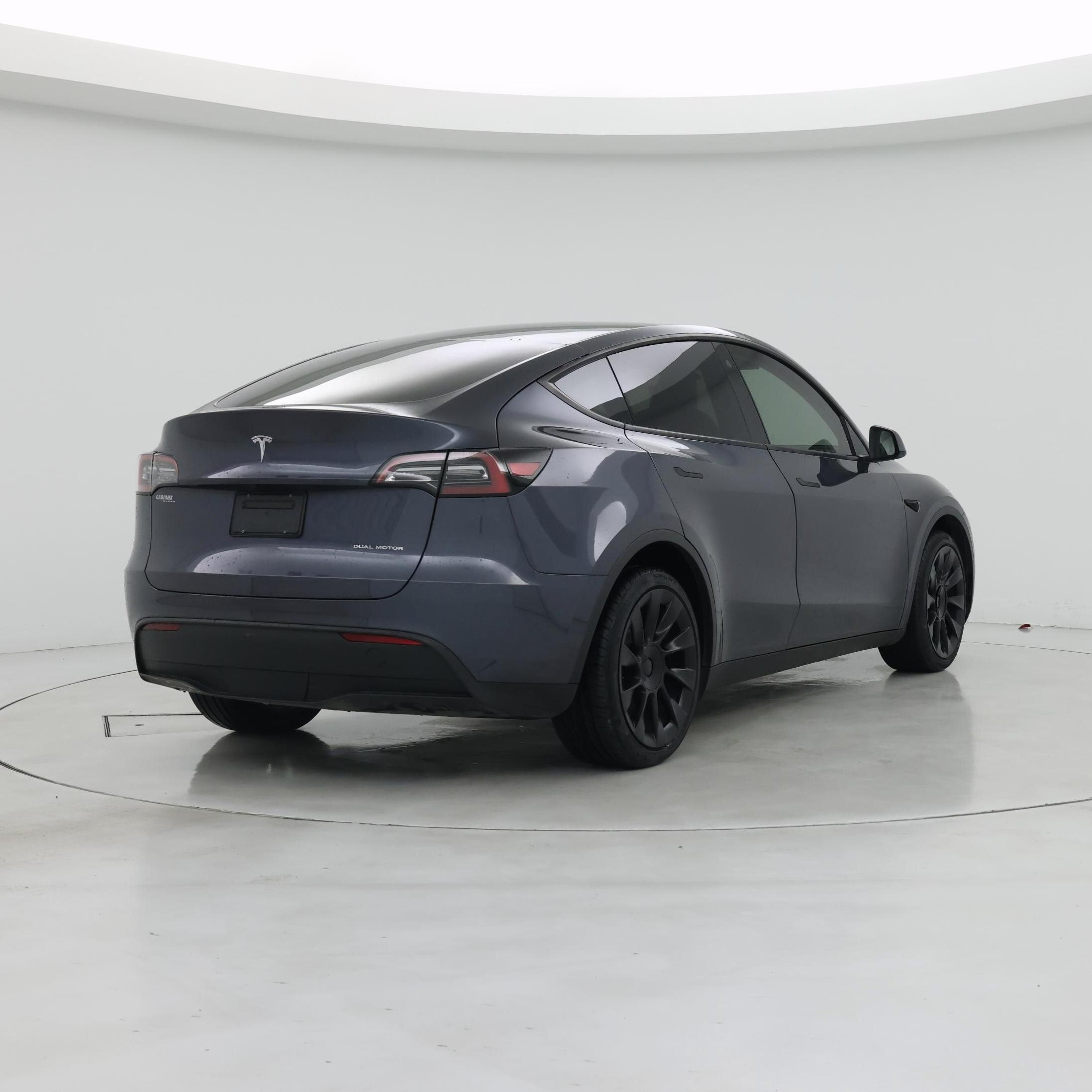 Thumbnail: 2023 Tesla Model Y - 8