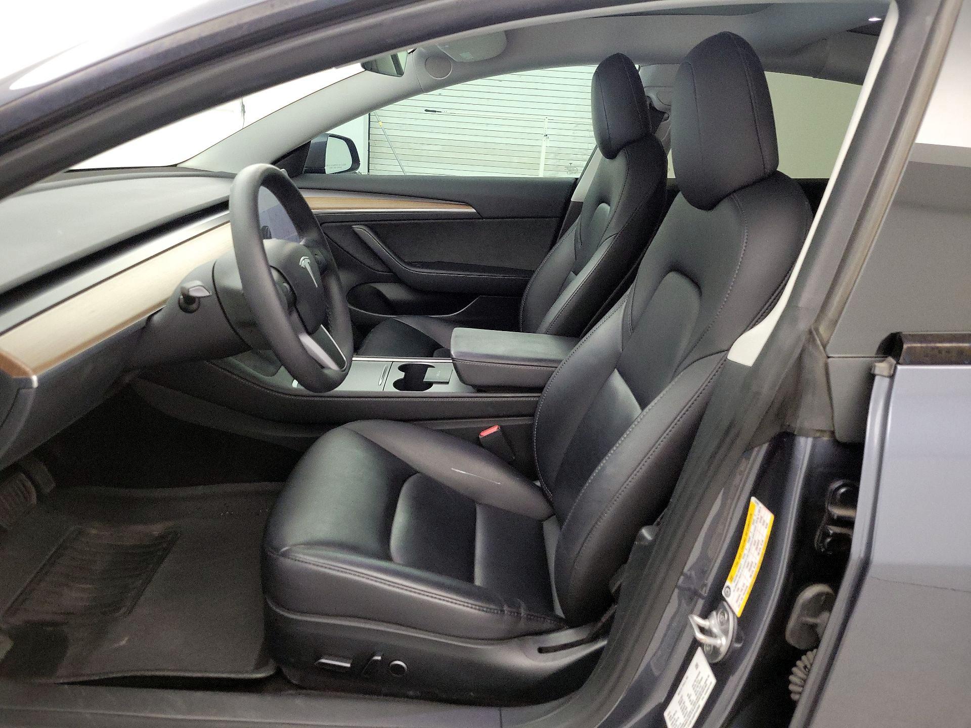 Thumbnail: 2023 Tesla Model 3 - 11