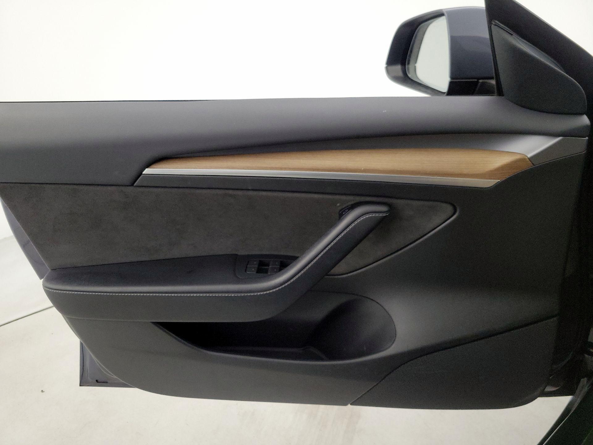 Thumbnail: 2023 Tesla Model 3 - 12