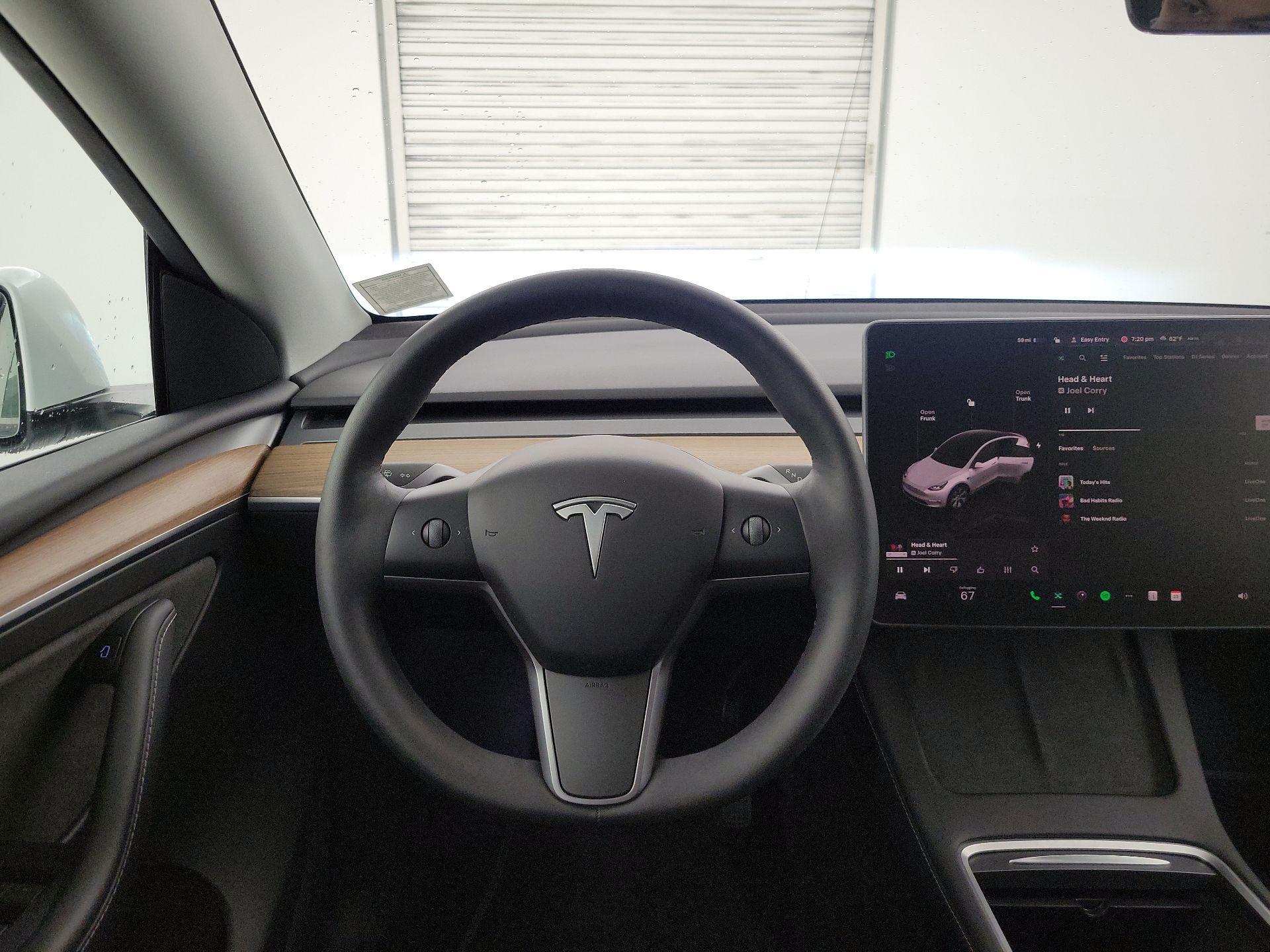 Thumbnail: 2022 Tesla Model Y - 10