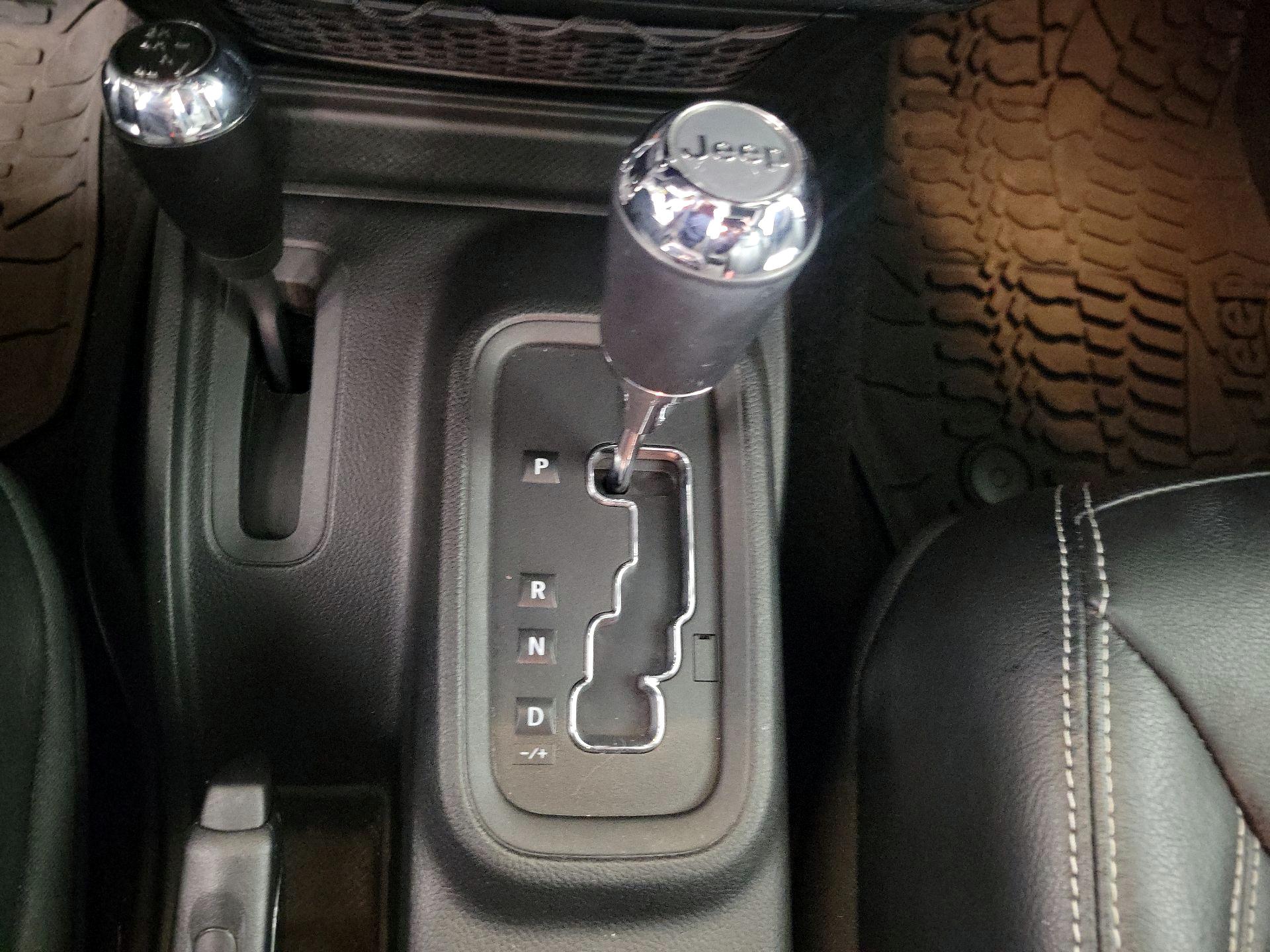 Thumbnail: 2017 Jeep Wrangler - 16