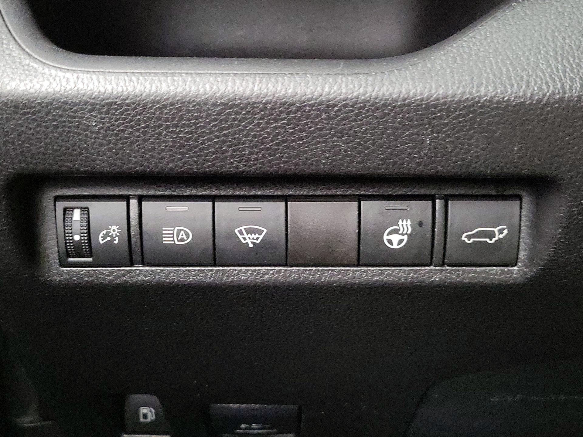 Thumbnail: 2022 Toyota RAV4 - 13