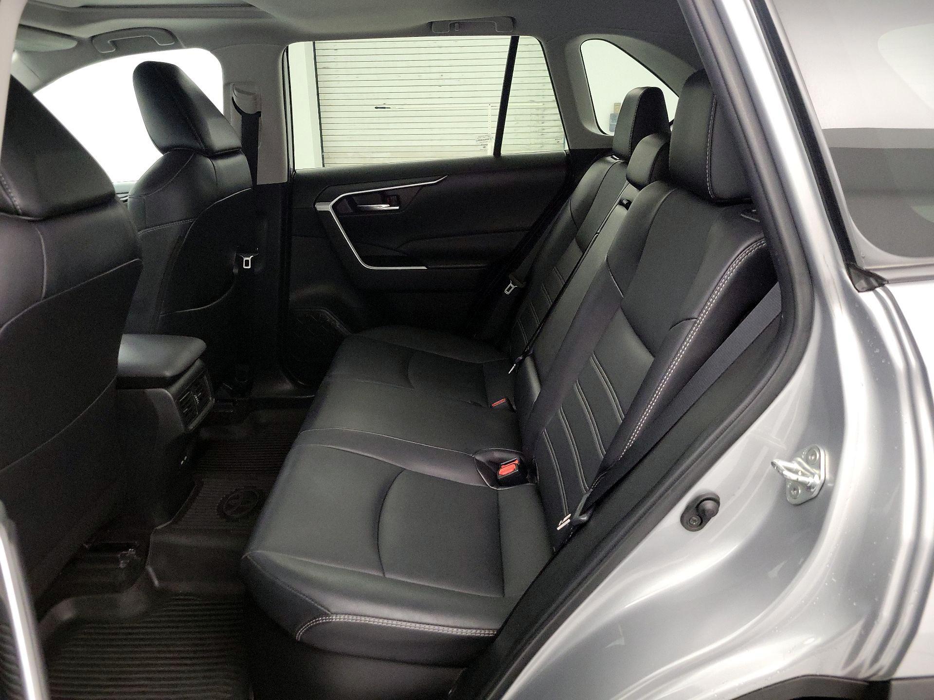 Thumbnail: 2022 Toyota RAV4 - 19