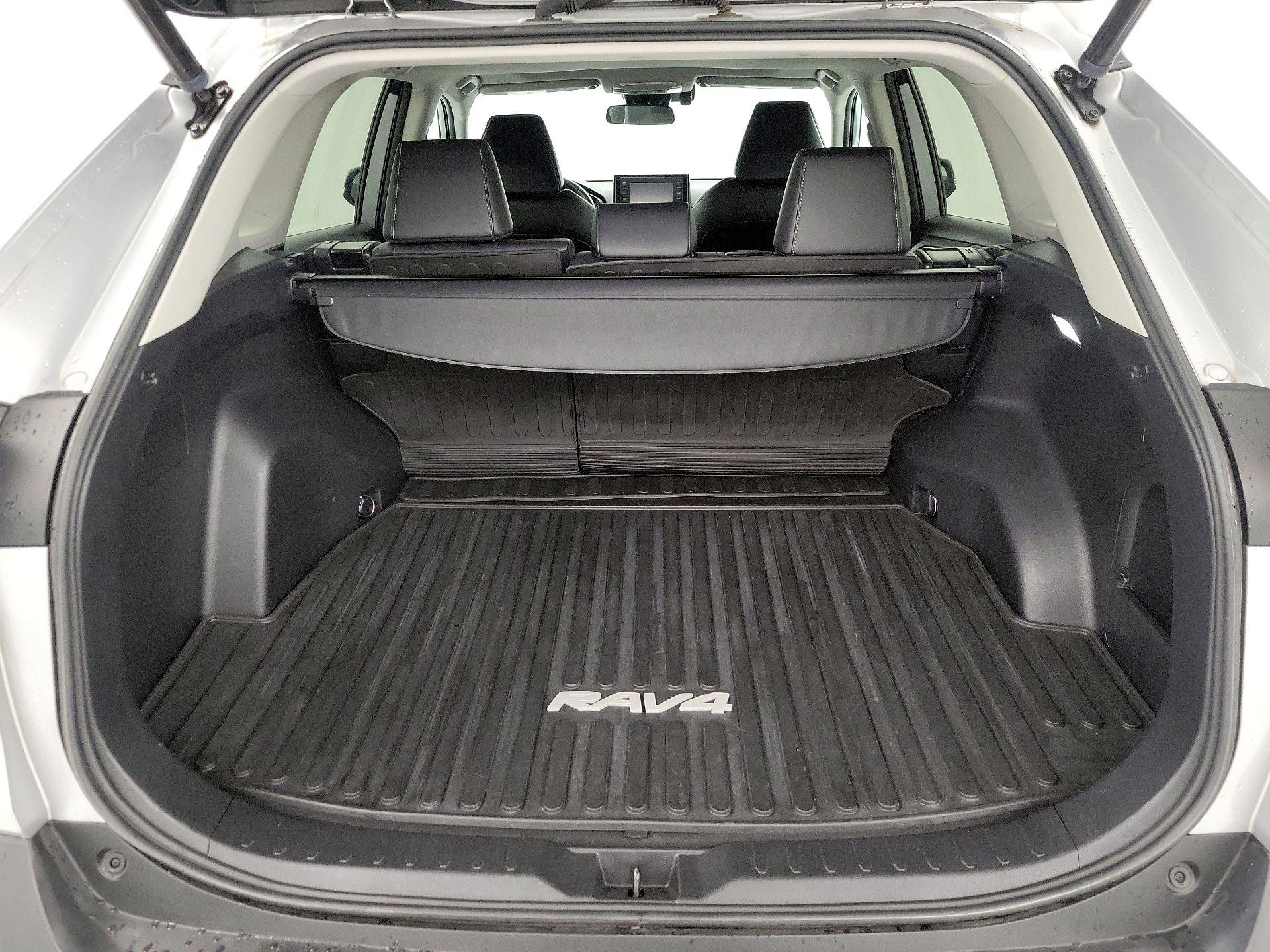 Thumbnail: 2022 Toyota RAV4 - 20