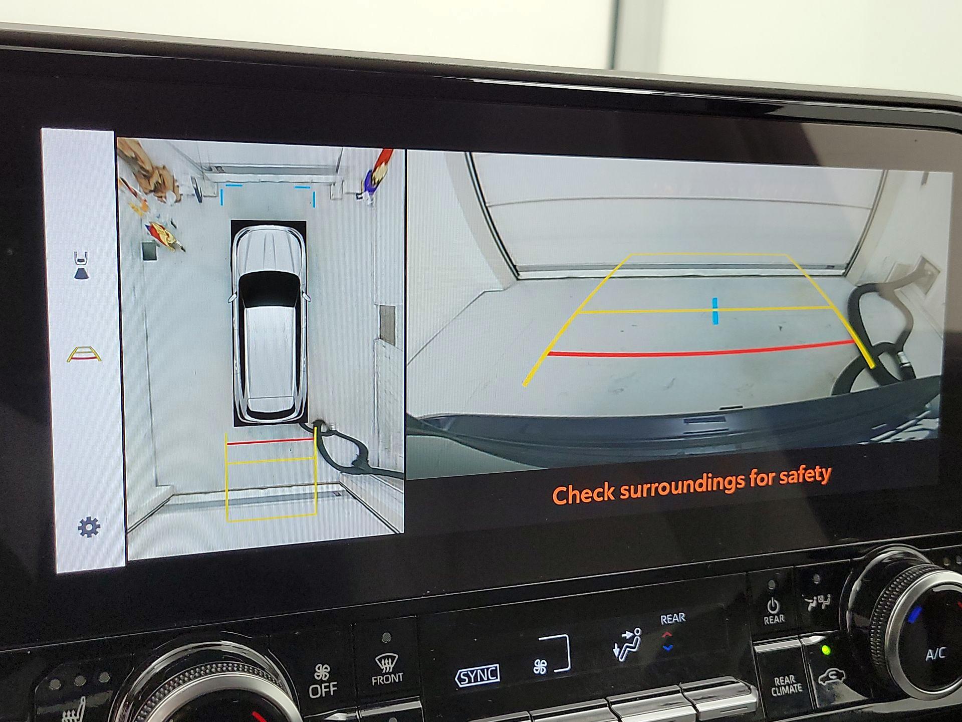 Thumbnail: 2023 Toyota Highlander - 14