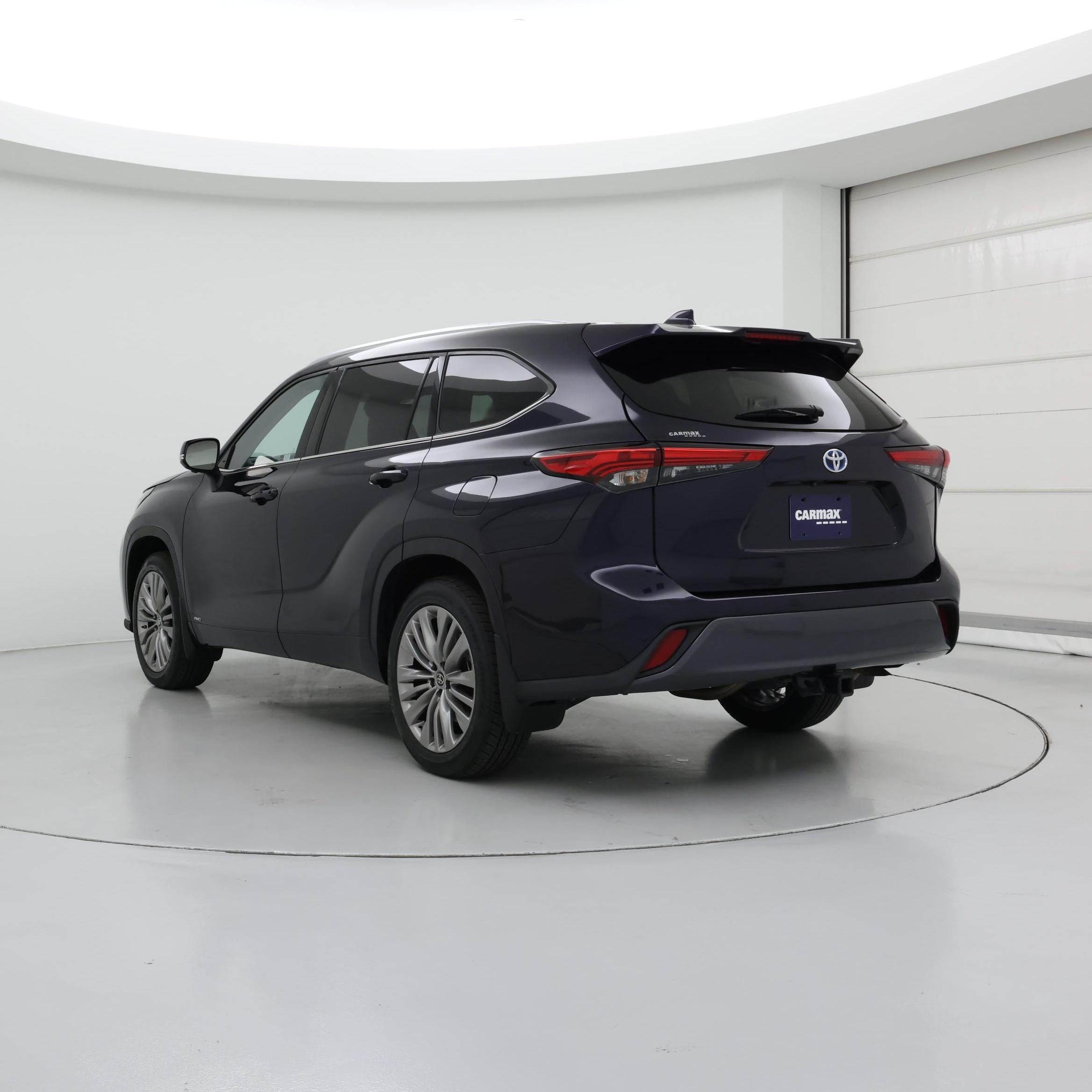 Thumbnail: 2023 Toyota Highlander - 2