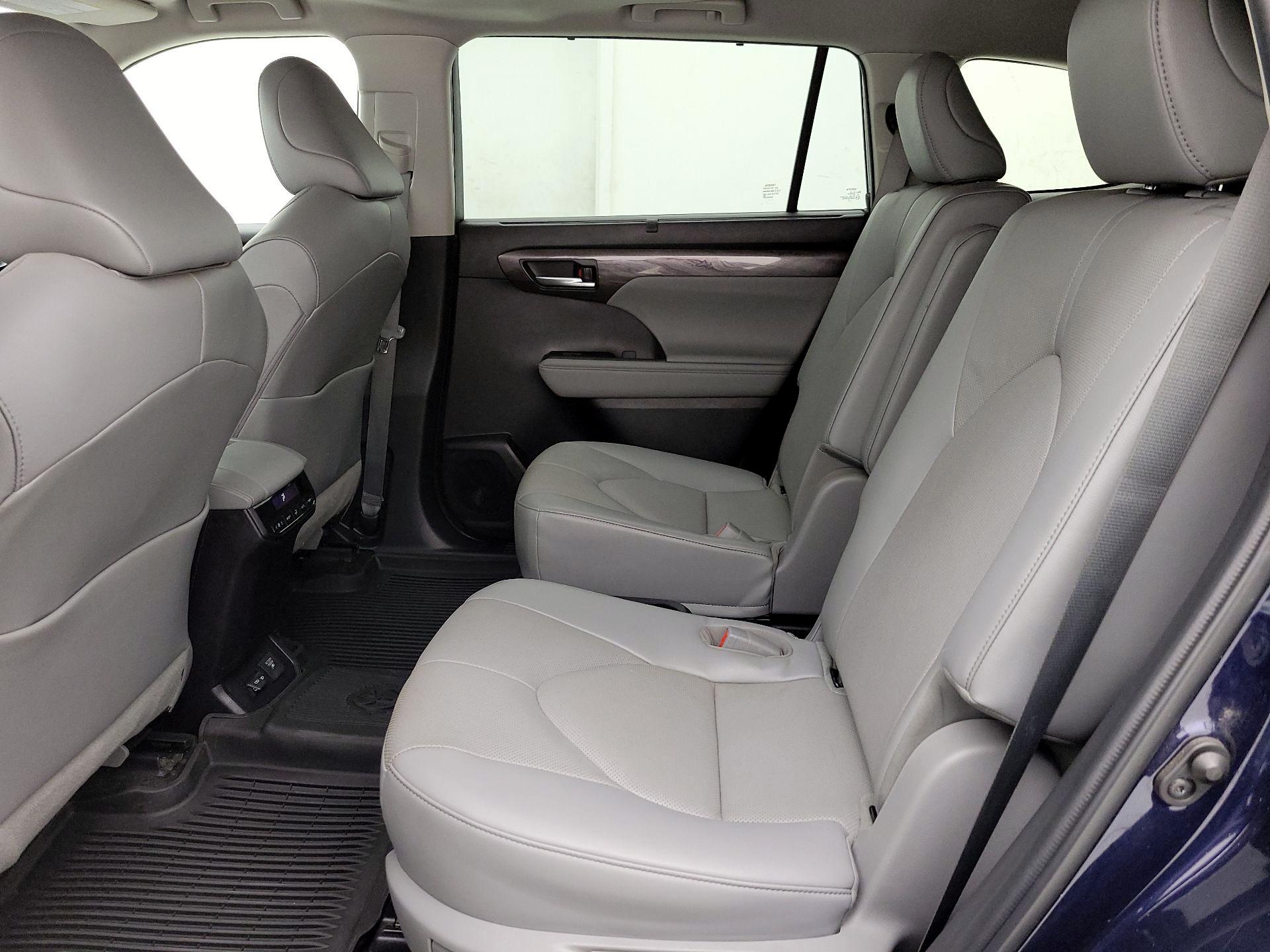 Thumbnail: 2023 Toyota Highlander - 20