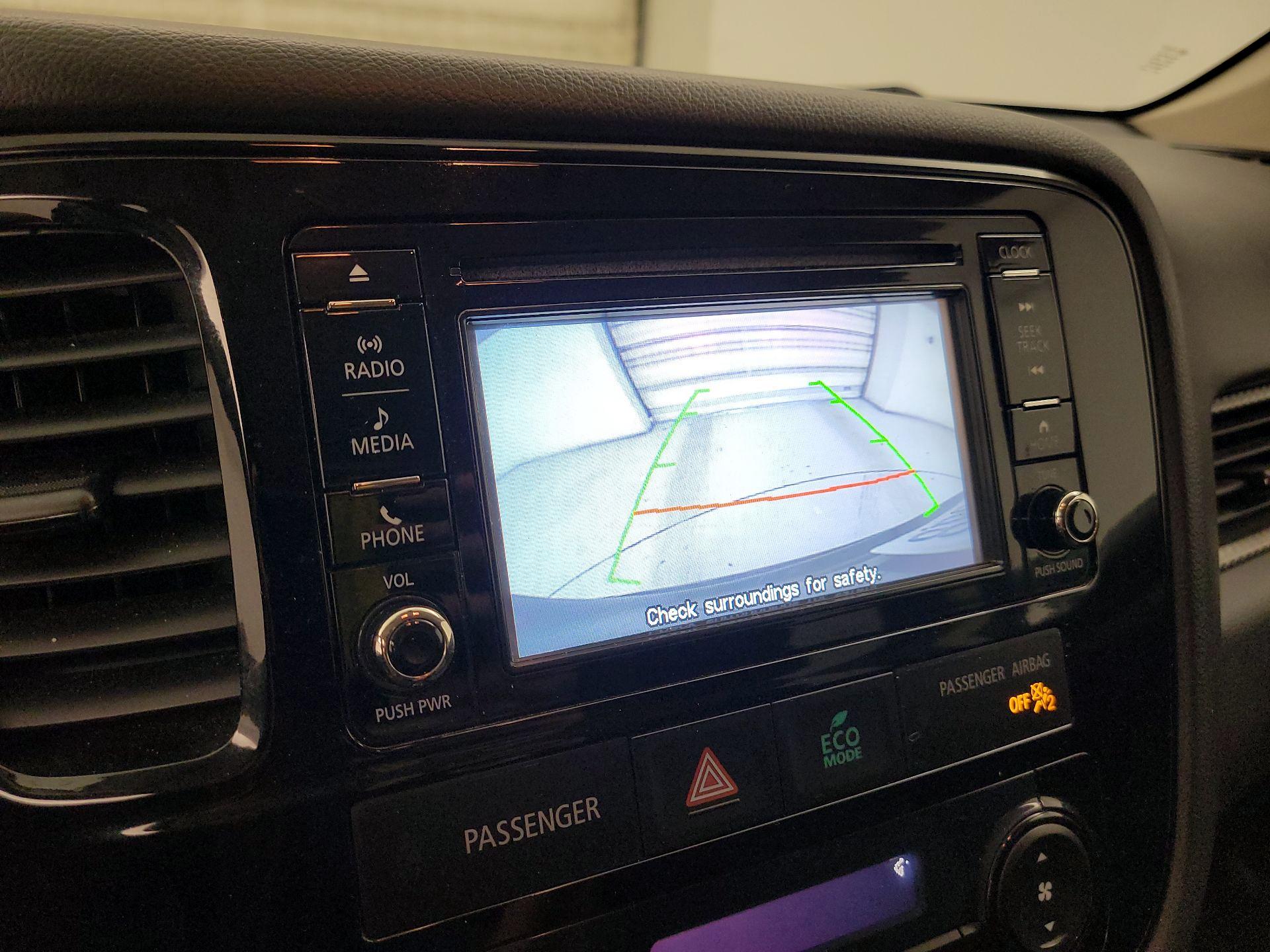 Thumbnail: 2016 Mitsubishi Outlander - 13