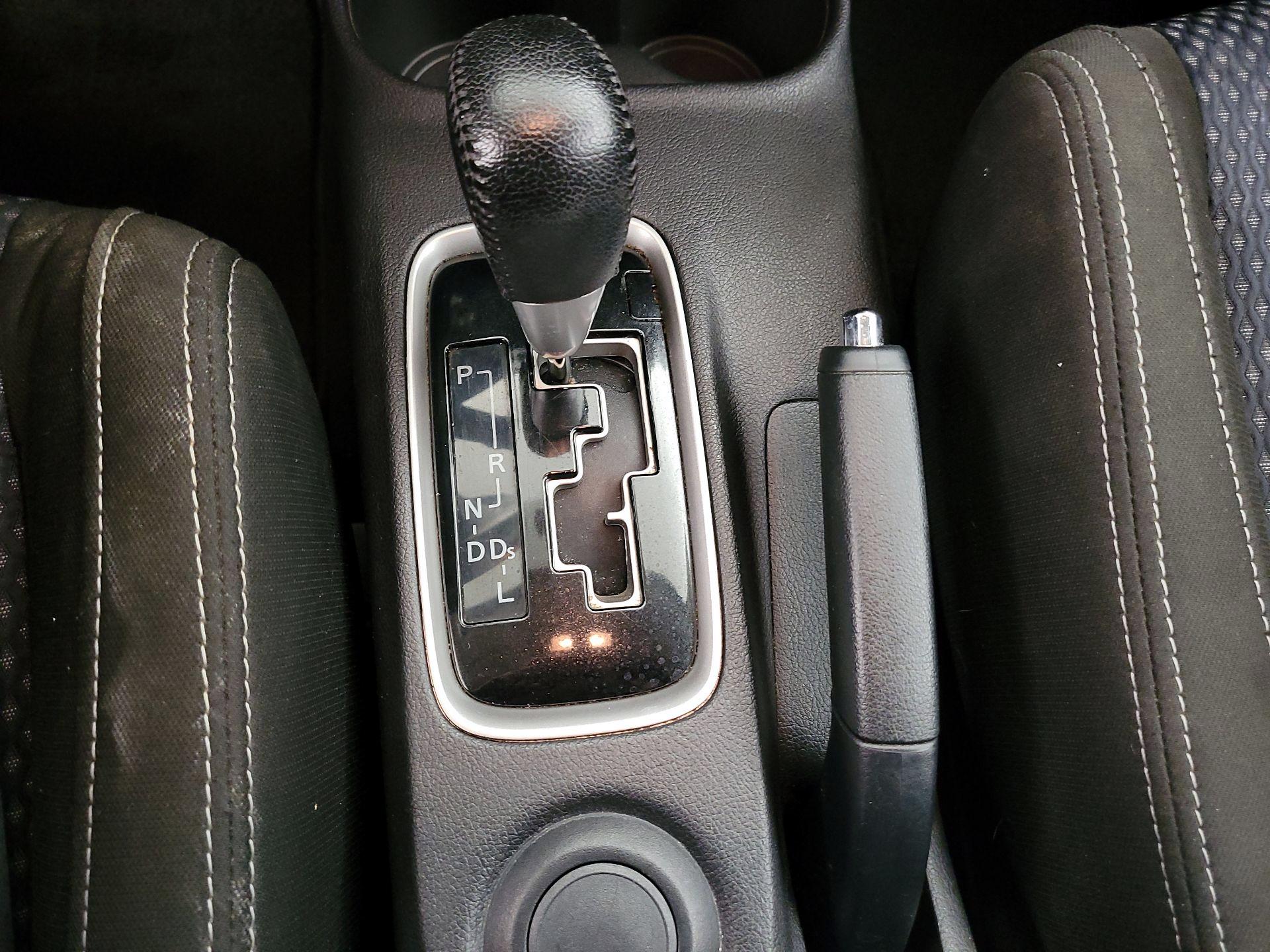 Thumbnail: 2016 Mitsubishi Outlander - 16