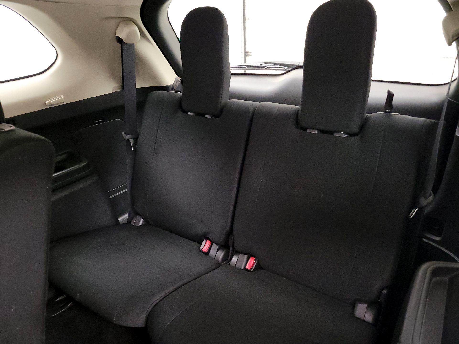 Thumbnail: 2016 Mitsubishi Outlander - 18