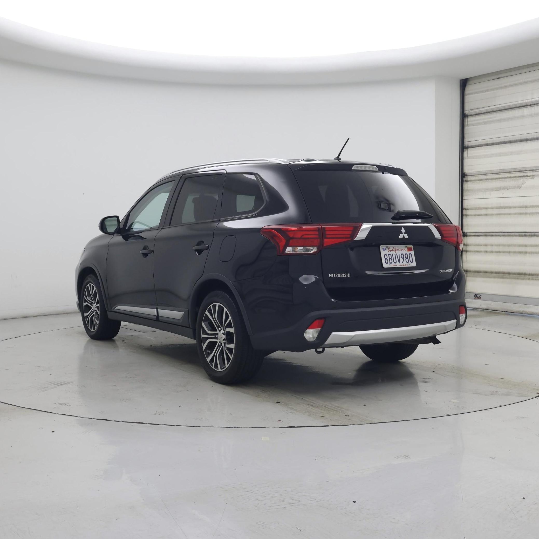 Thumbnail: 2016 Mitsubishi Outlander - 2