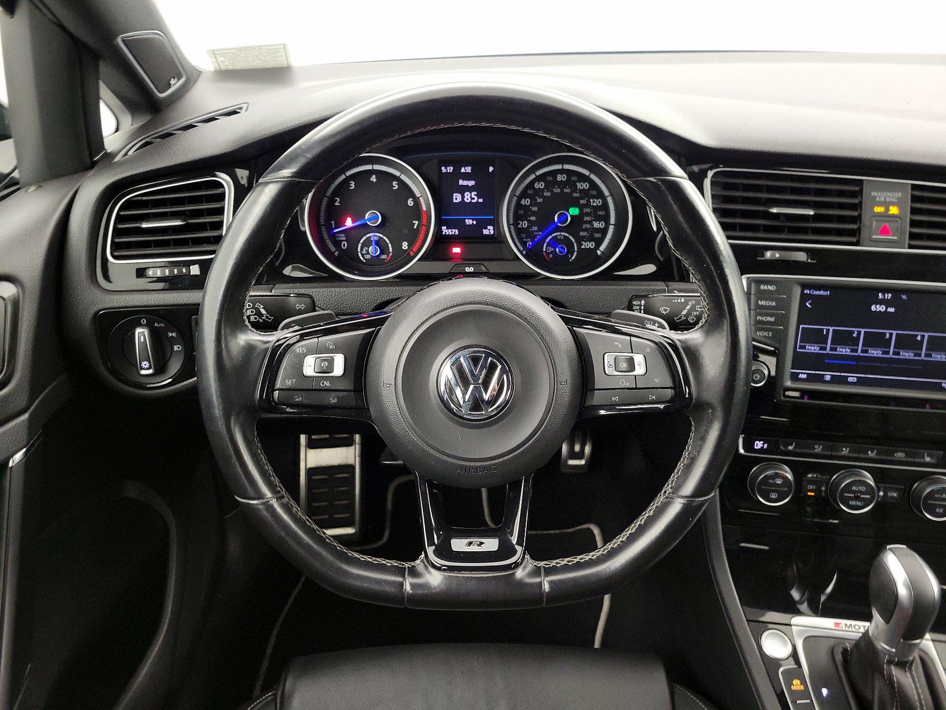 Thumbnail: 2017 Volkswagen Golf - 10