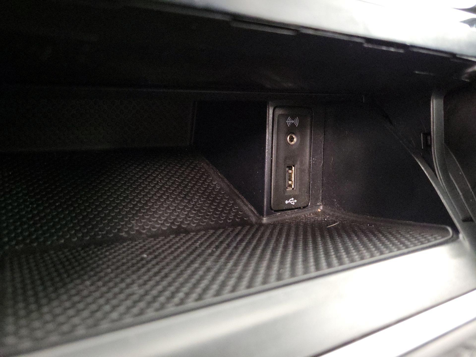 Thumbnail: 2017 Volkswagen Golf - 17