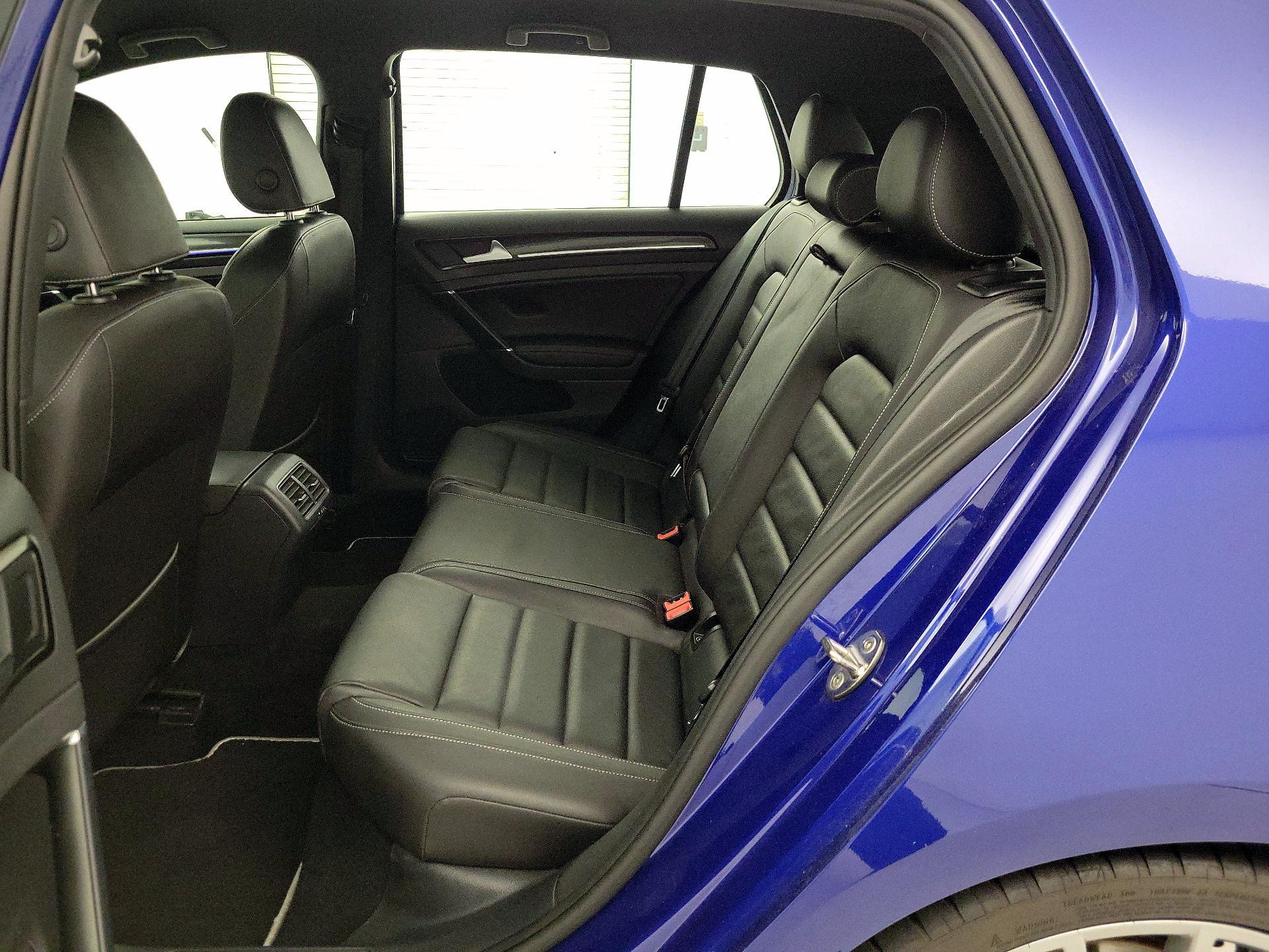 Thumbnail: 2017 Volkswagen Golf - 18