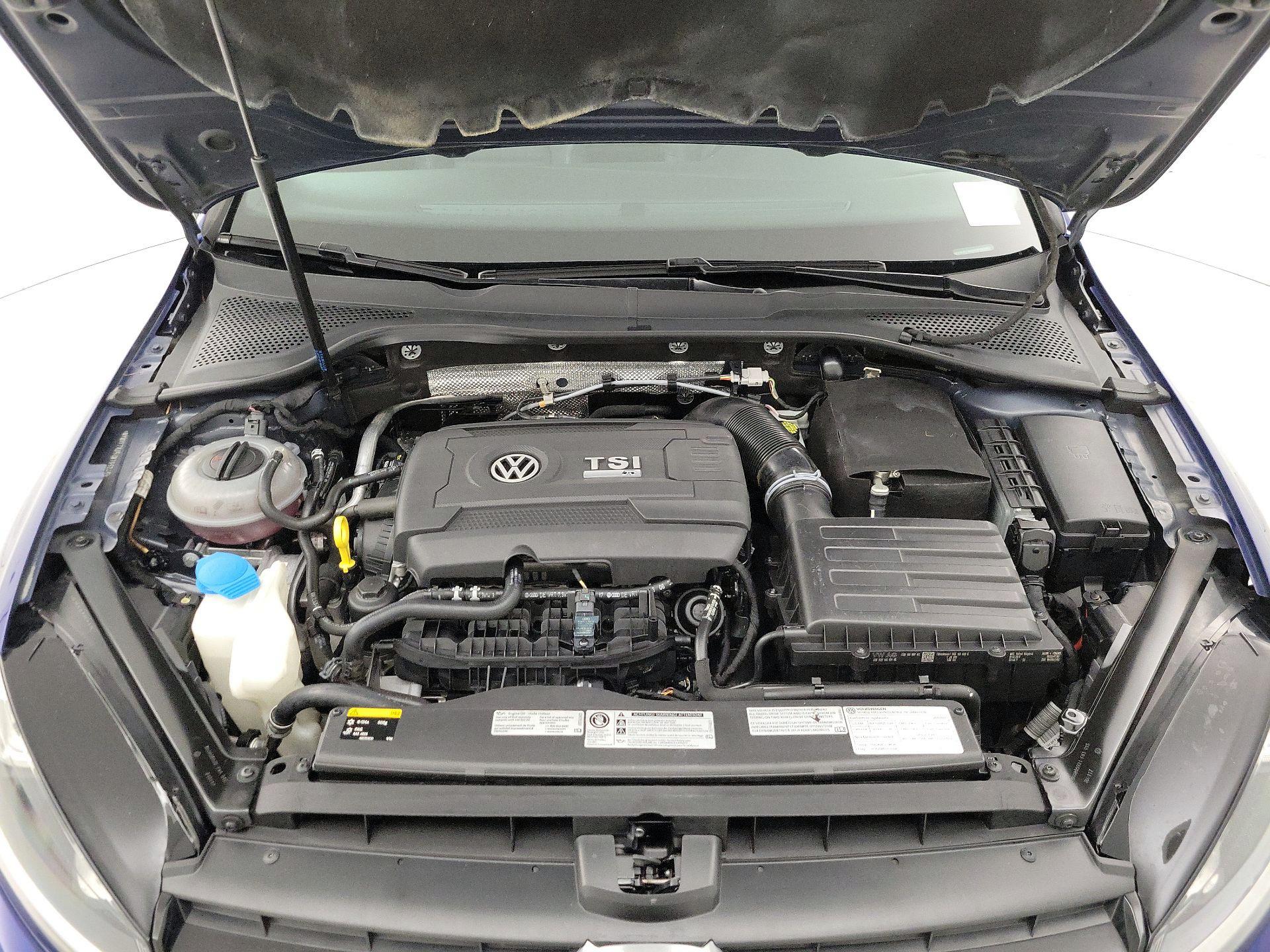 Thumbnail: 2017 Volkswagen Golf - 20