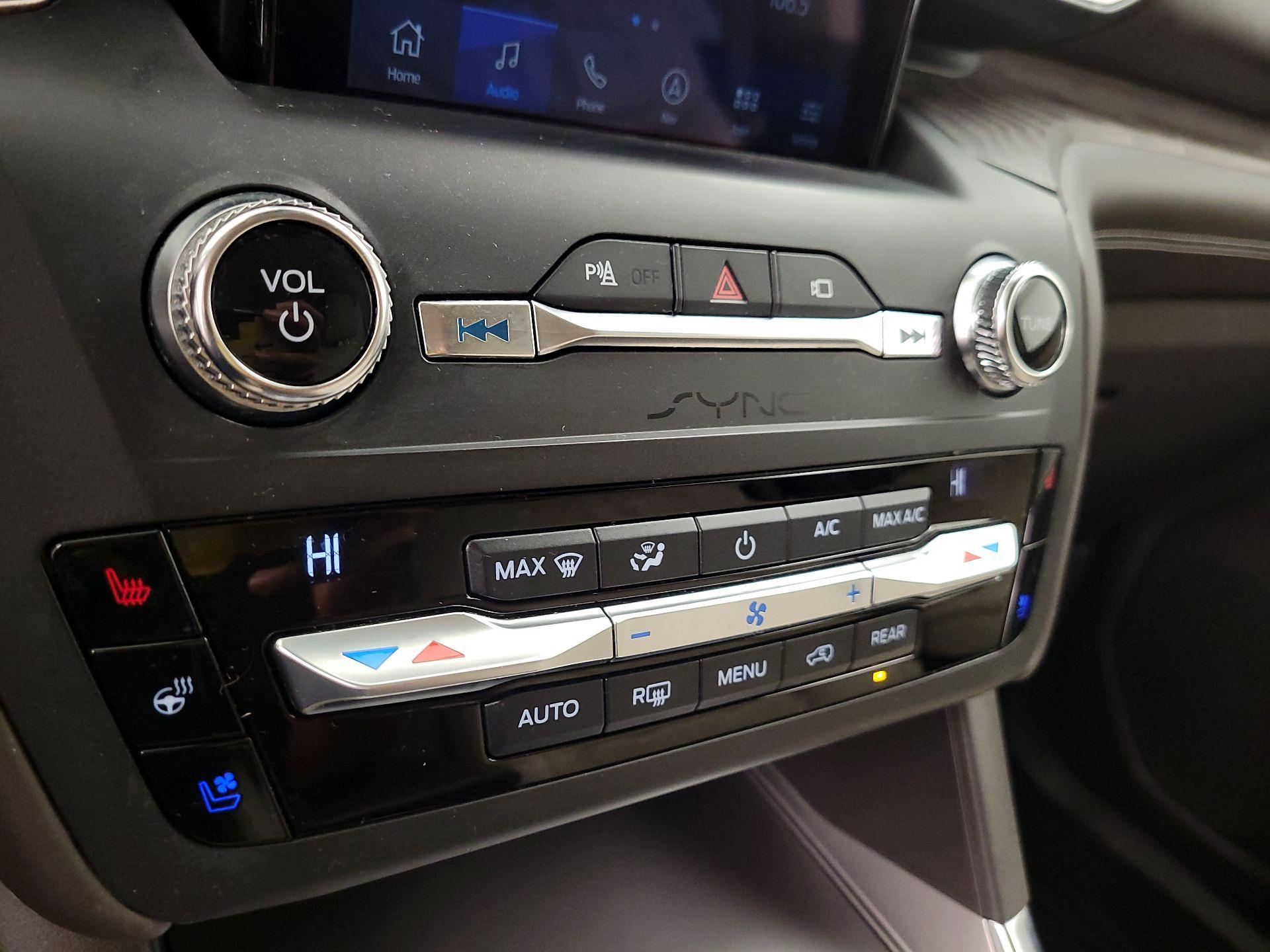 Thumbnail: 2020 Ford Explorer - 15