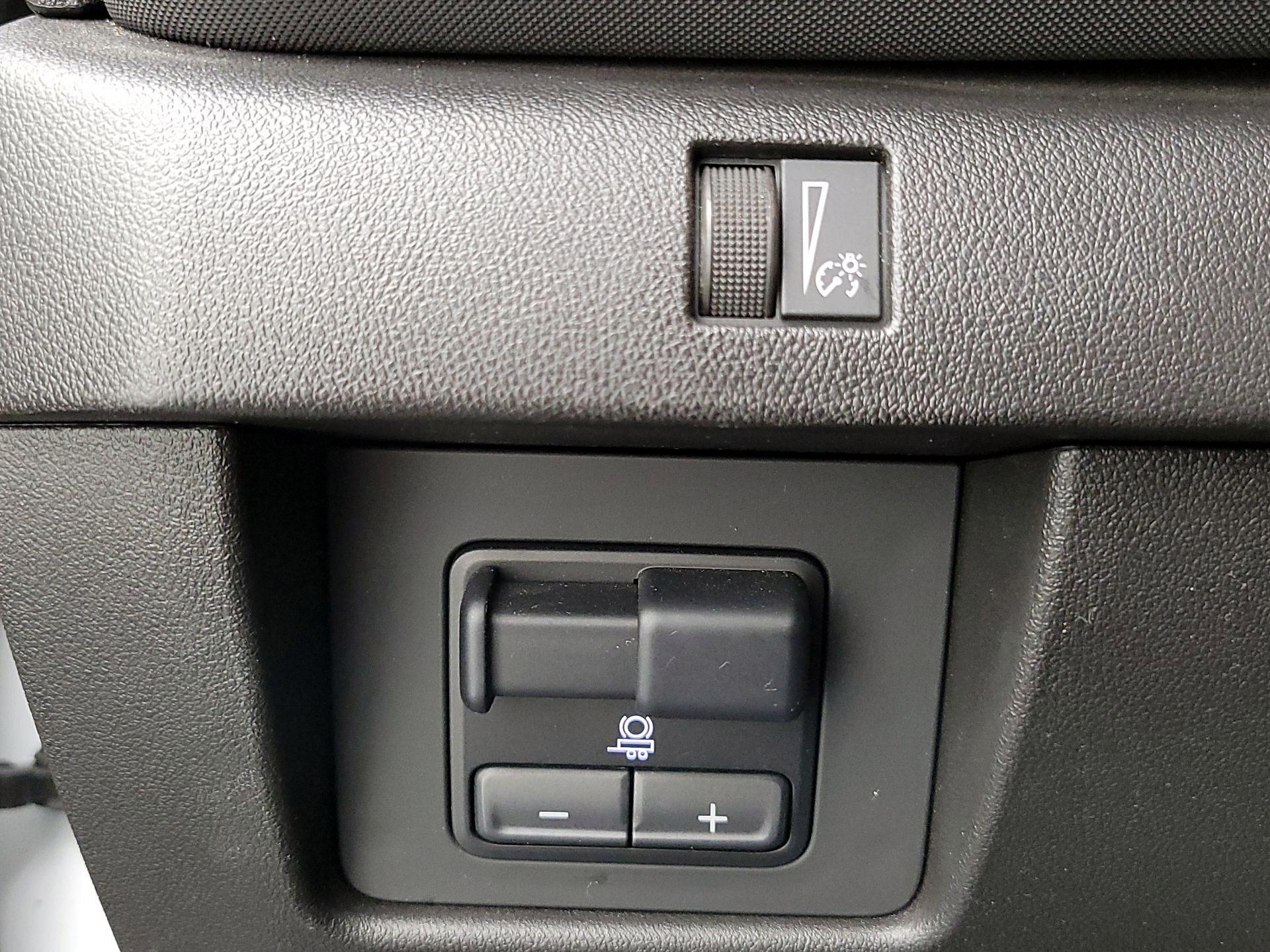 Thumbnail: 2023 Chevrolet Colorado - 13