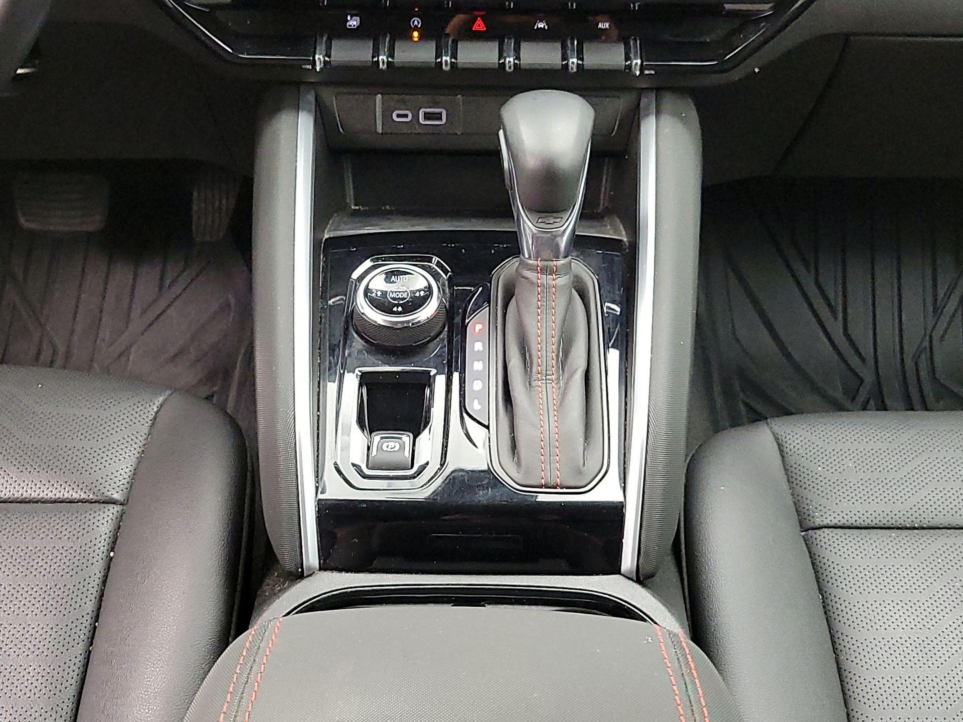 Thumbnail: 2023 Chevrolet Colorado - 17