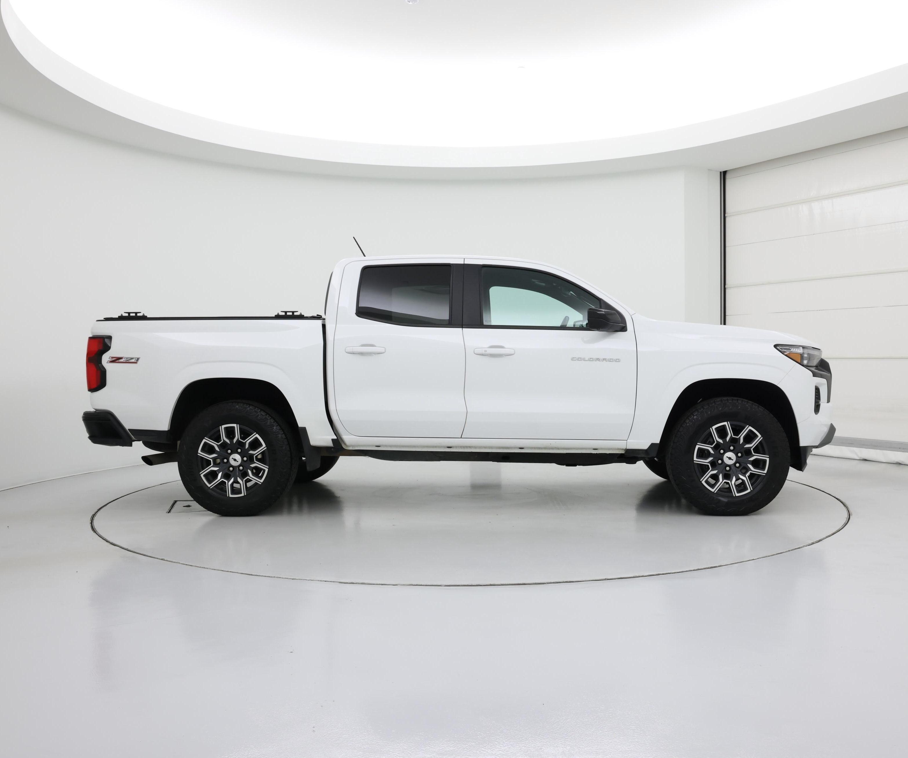 Thumbnail: 2023 Chevrolet Colorado - 7