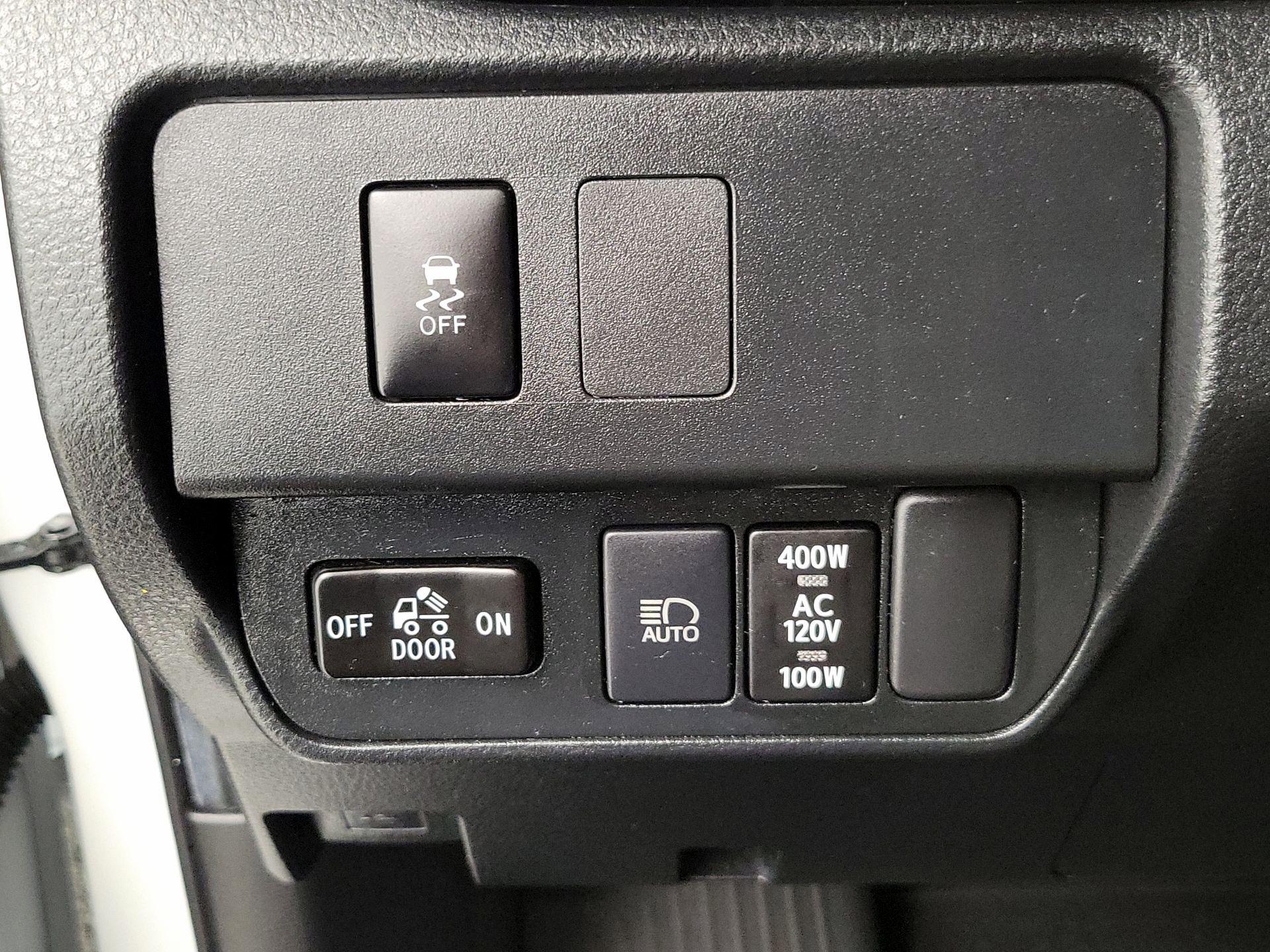 Thumbnail: 2022 Toyota Tacoma - 13