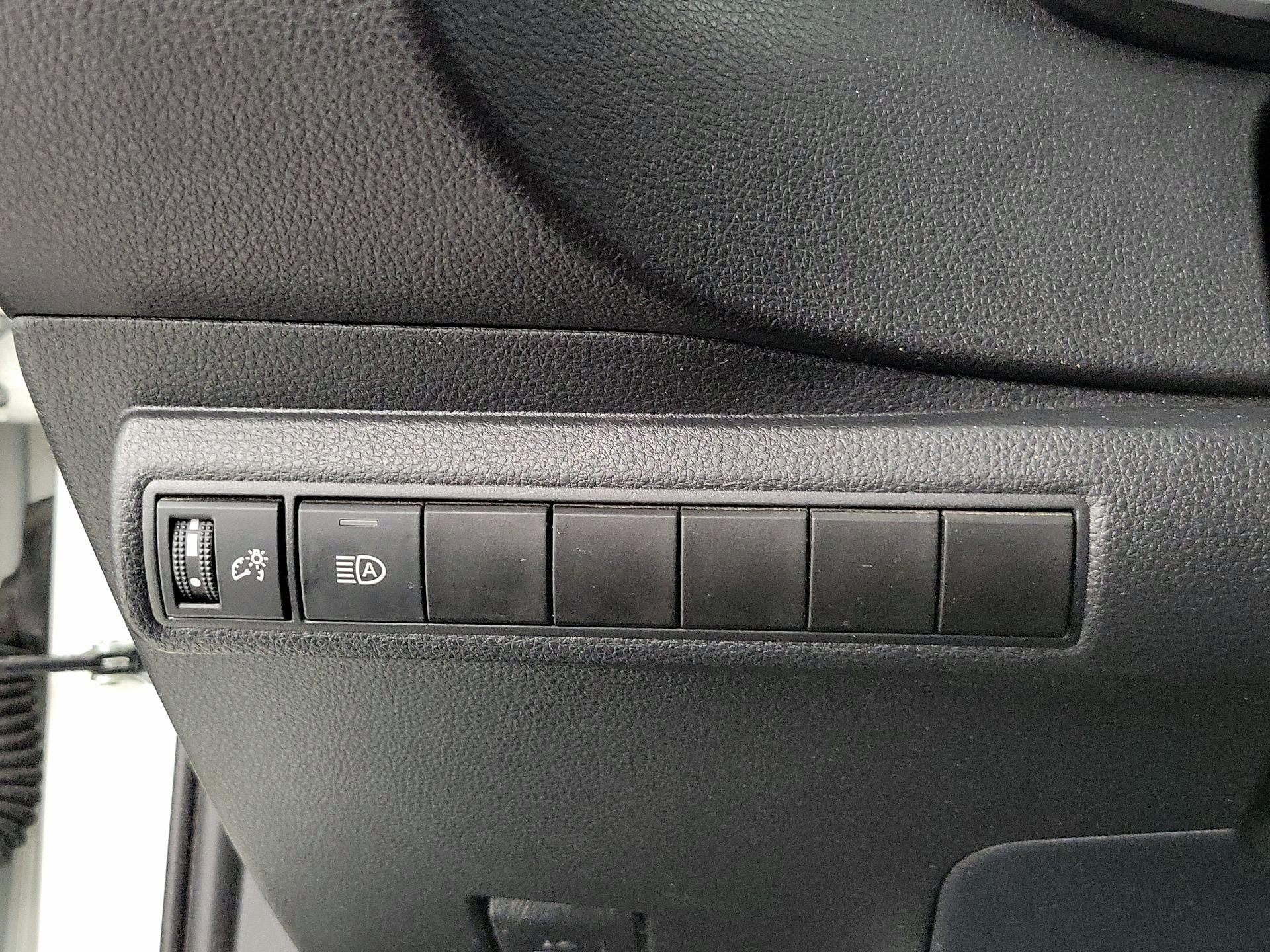 Thumbnail: 2021 Toyota Corolla - 13